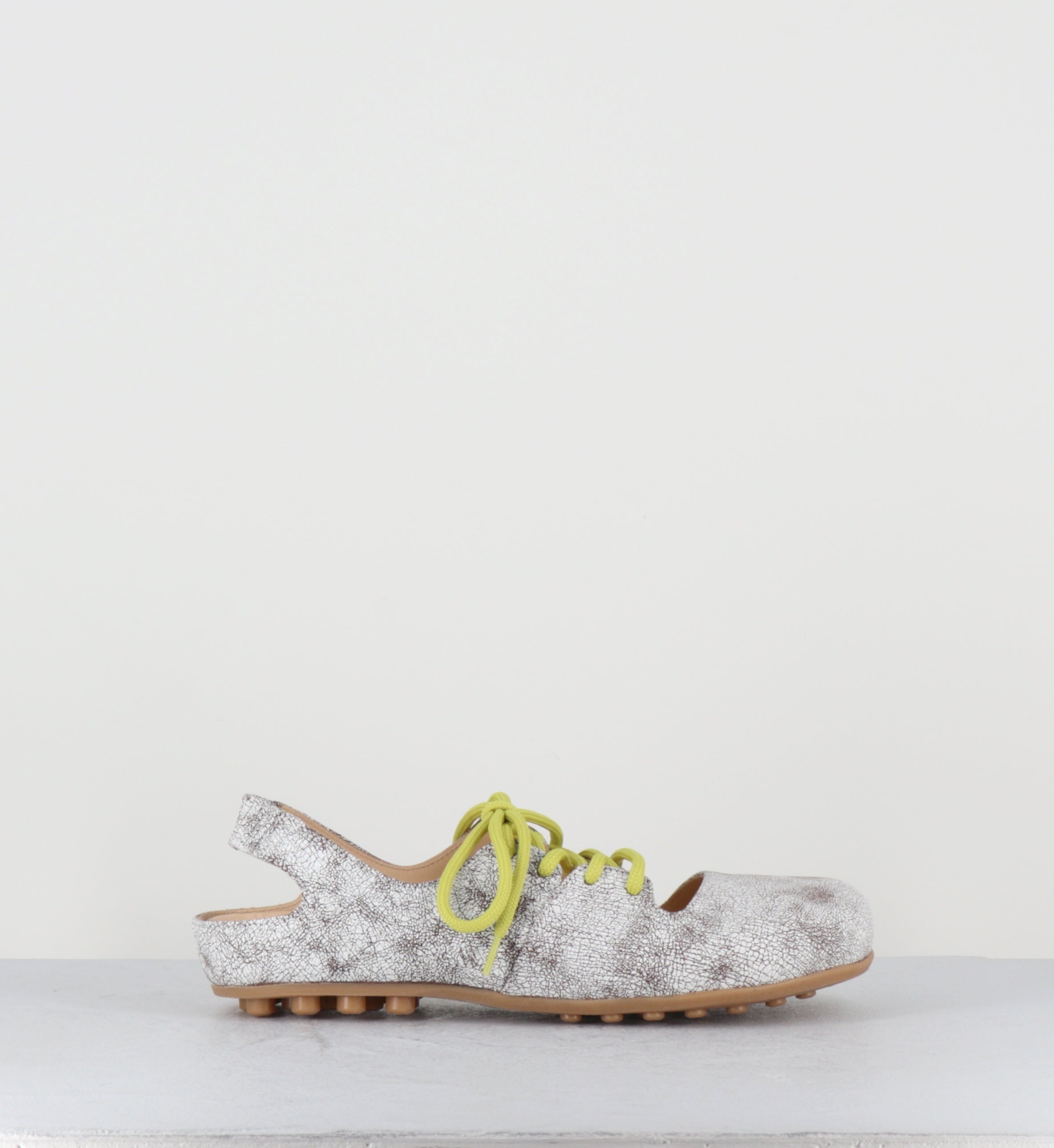 Ballerines en cuir blanc lacet jaune fluo - 10811 SHOE BREAK