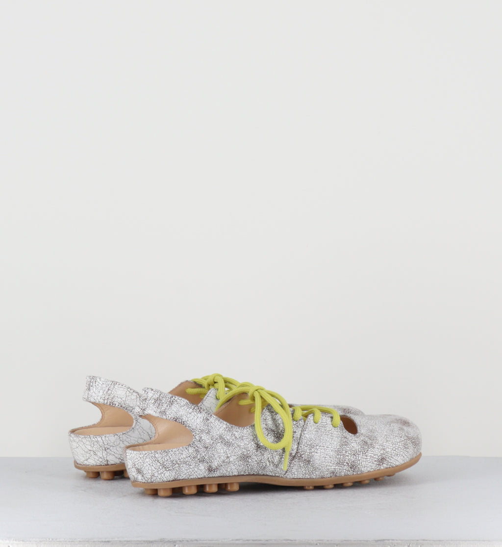 Ballerines en cuir blanc lacet jaune fluo - 10811 SHOE BREAK