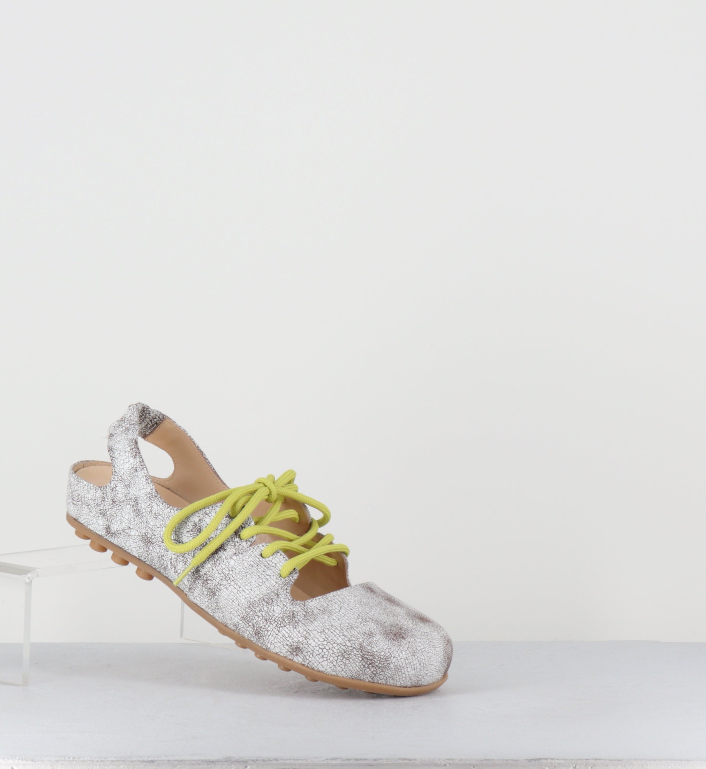 Ballerines en cuir blanc lacet jaune fluo - 10811 SHOE BREAK