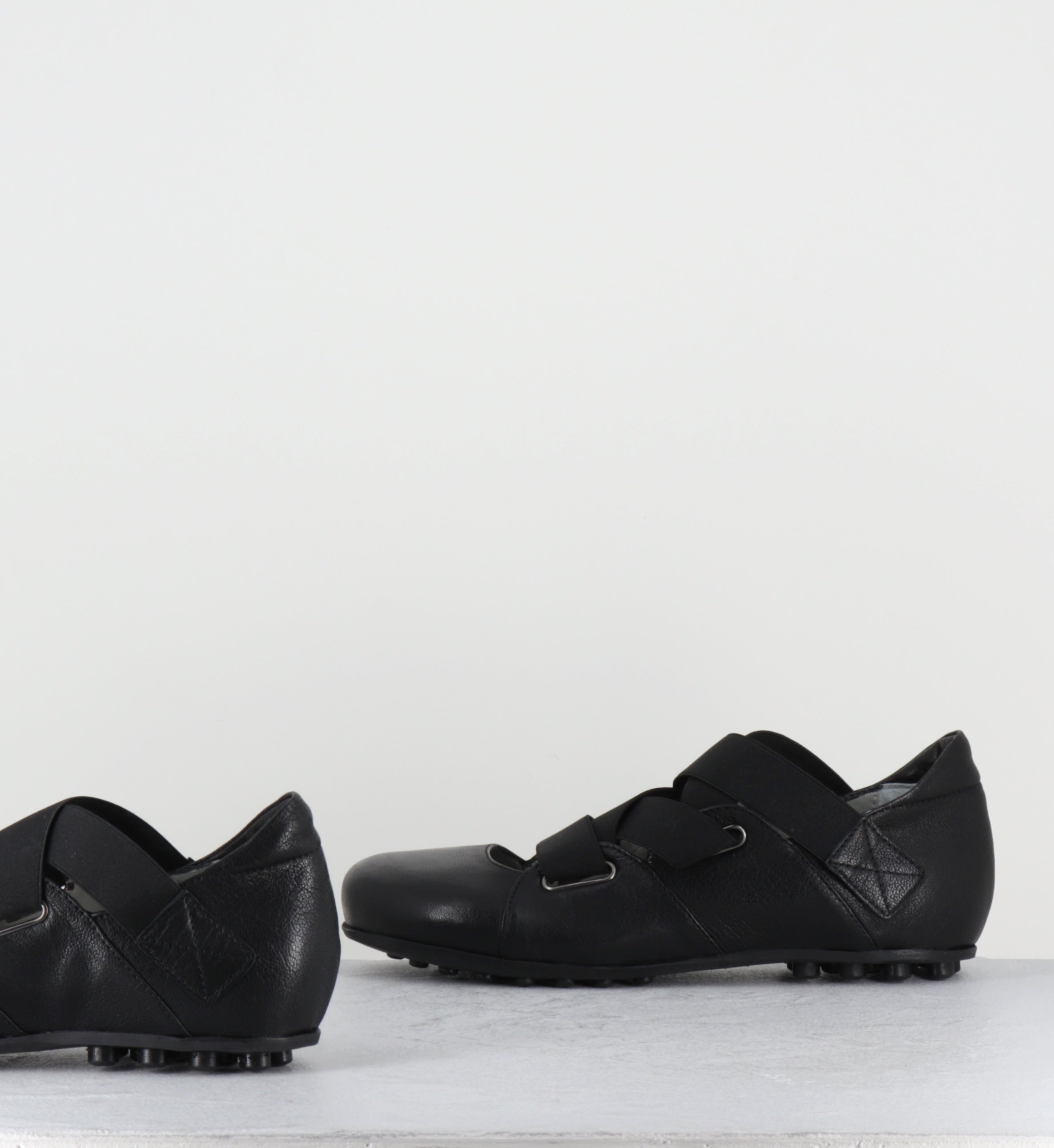 Ballerines en cuir noir à scratch - 10810 MILO NERO