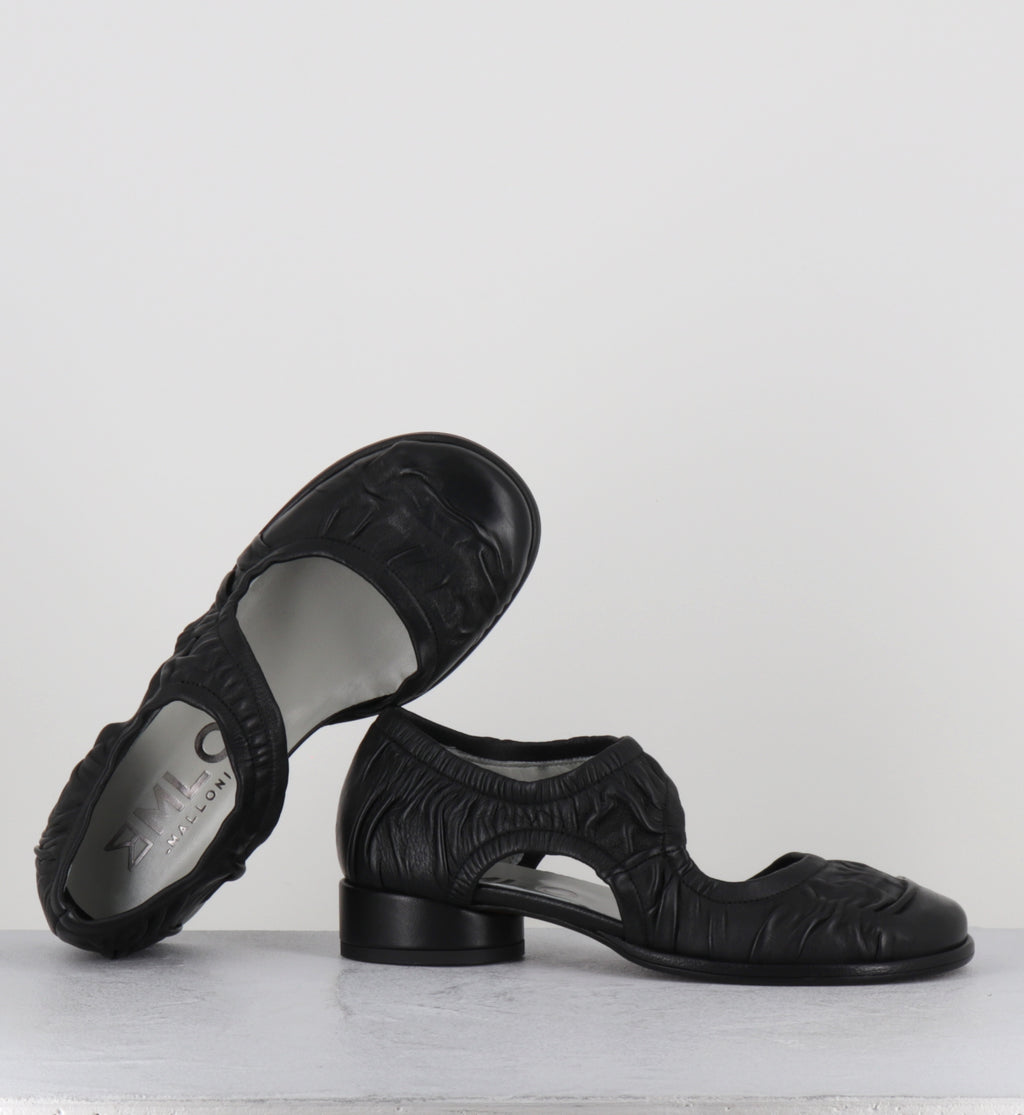 Ballerines en cuir noir plissé petit talon - NIKA SHOE BLACK