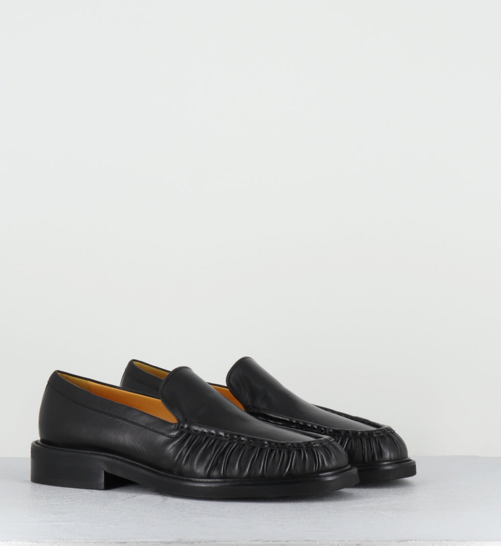 Mocassins à plis en cuir noir - A1328 SETA NERO