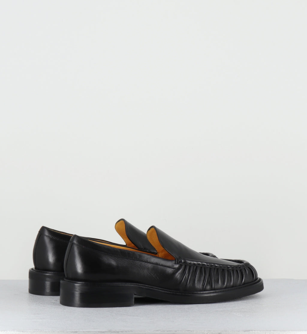 Mocassins à plis en cuir noir - A1328 SETA NERO