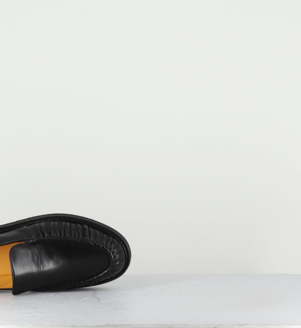 Mocassins à plis en cuir noir - A1328 SETA NERO