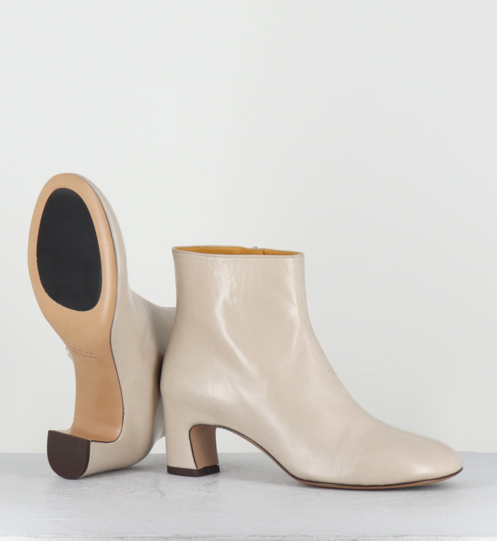 Boots en cuir blanc cassé à bout rond - A1708 SETA AVORIO