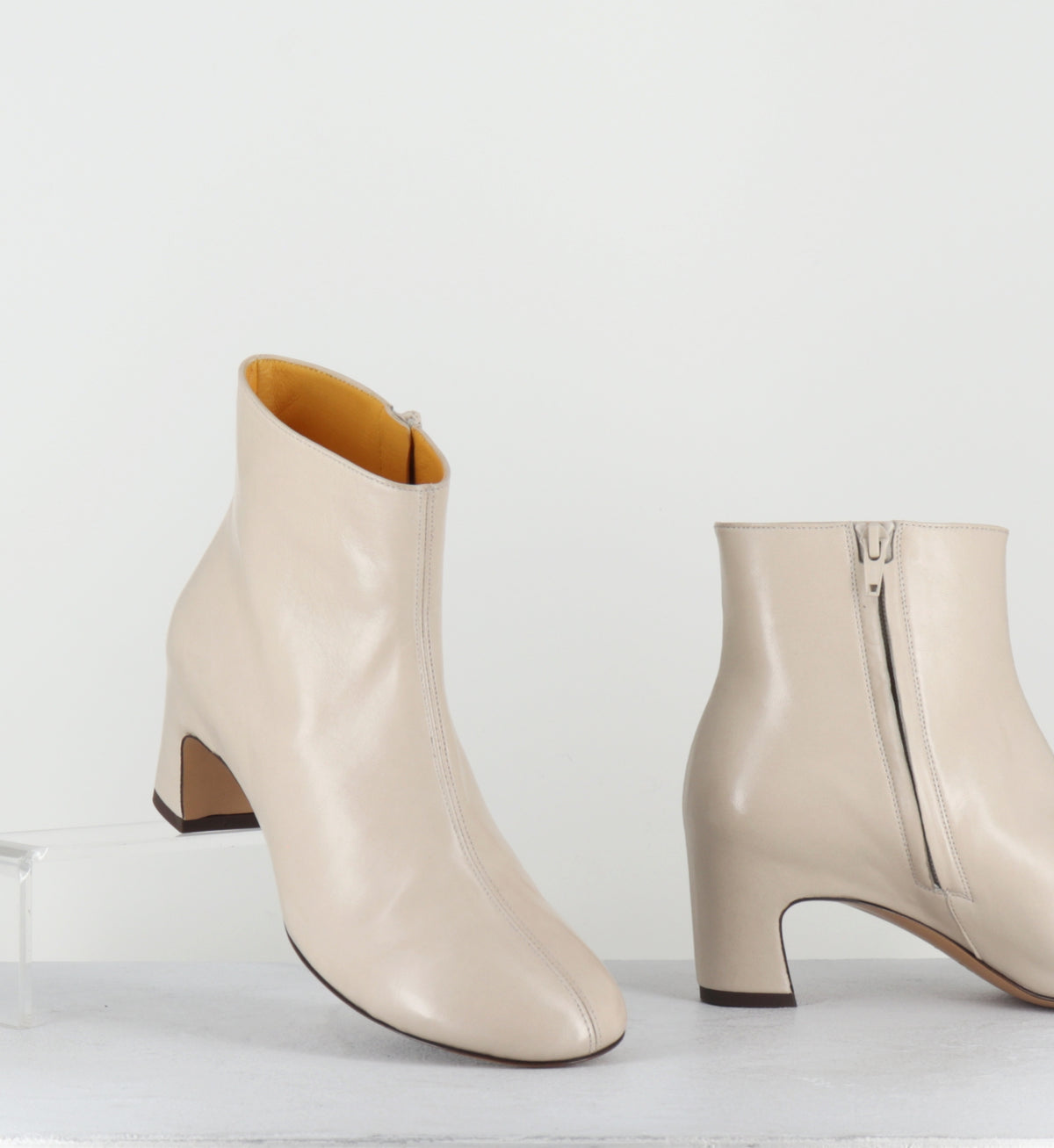 Boots en cuir blanc cassé à bout rond - A1708 SETA AVORIO
