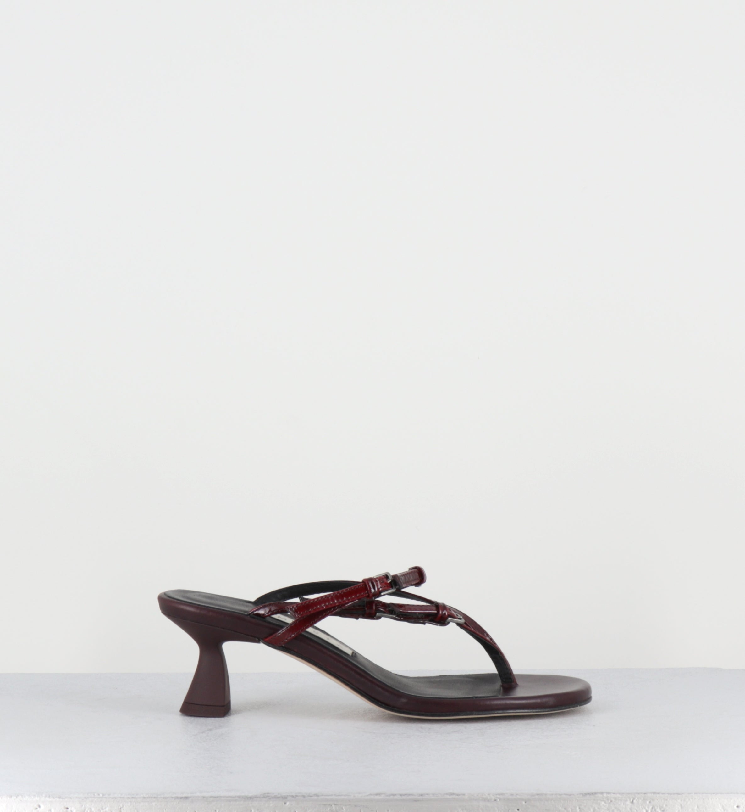 Tongs à talon en cuir bordeaux - ABISAI BURGUNDY SANDALS