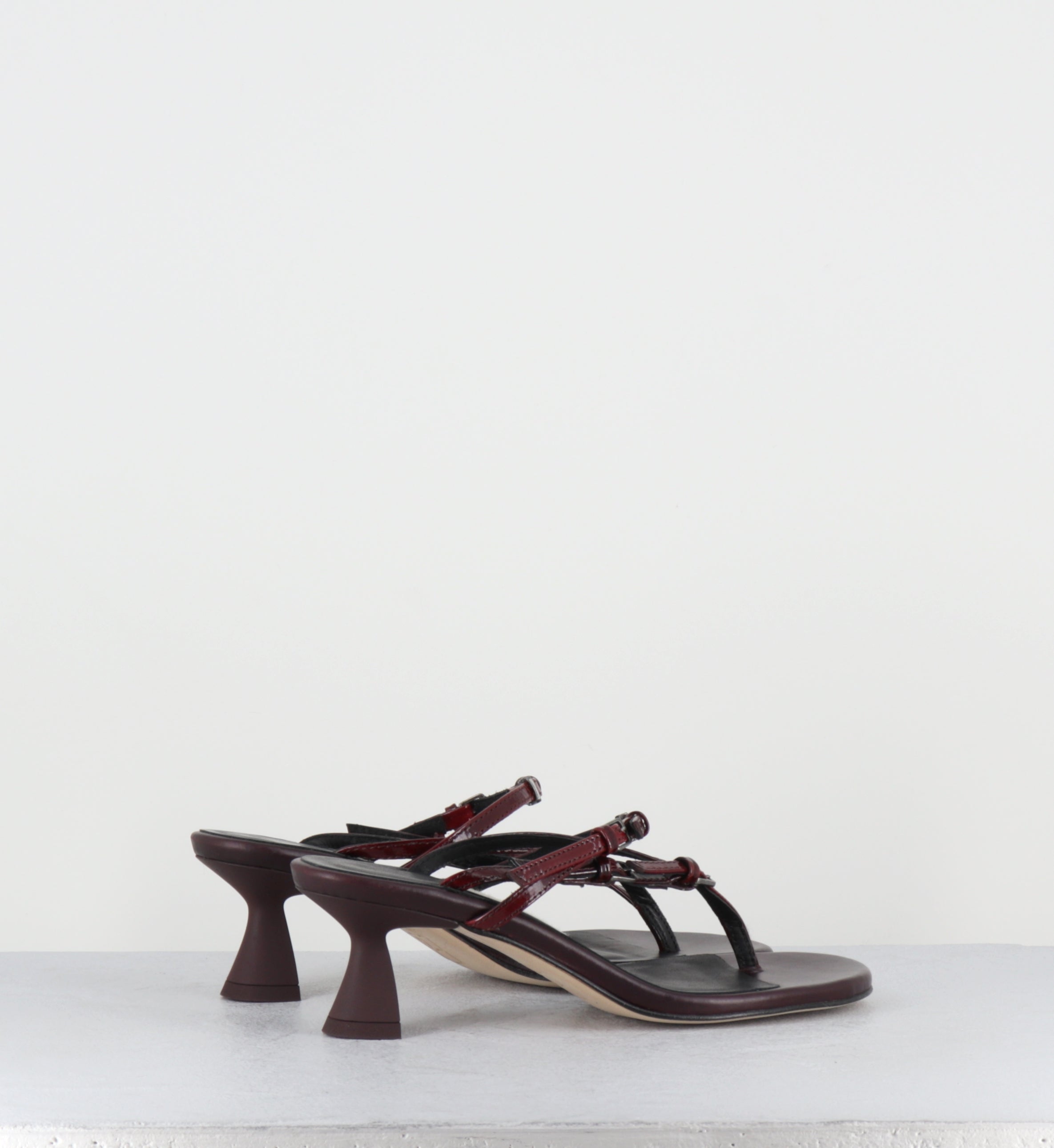 Tongs à talon en cuir bordeaux - ABISAI BURGUNDY SANDALS