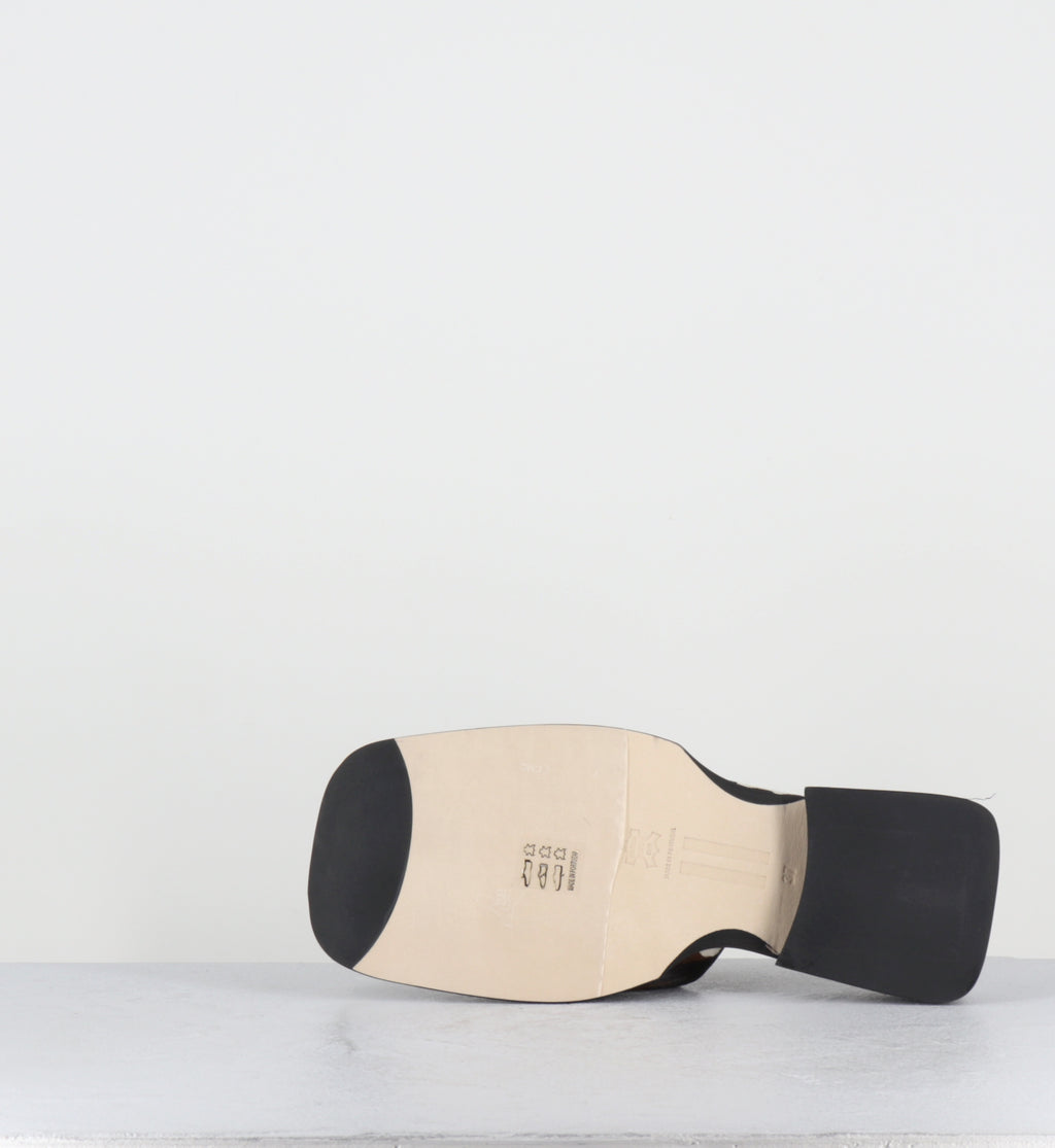 Mules imprimé vache - ALENDRA COW SANDALS