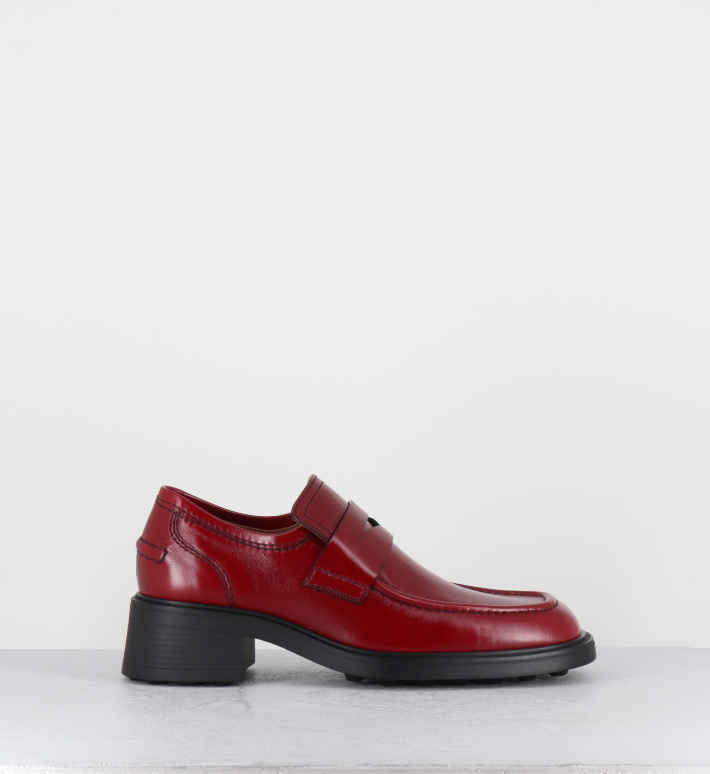 Mocassins à talon en cuir rouge - AMELIA RED LOAFERS