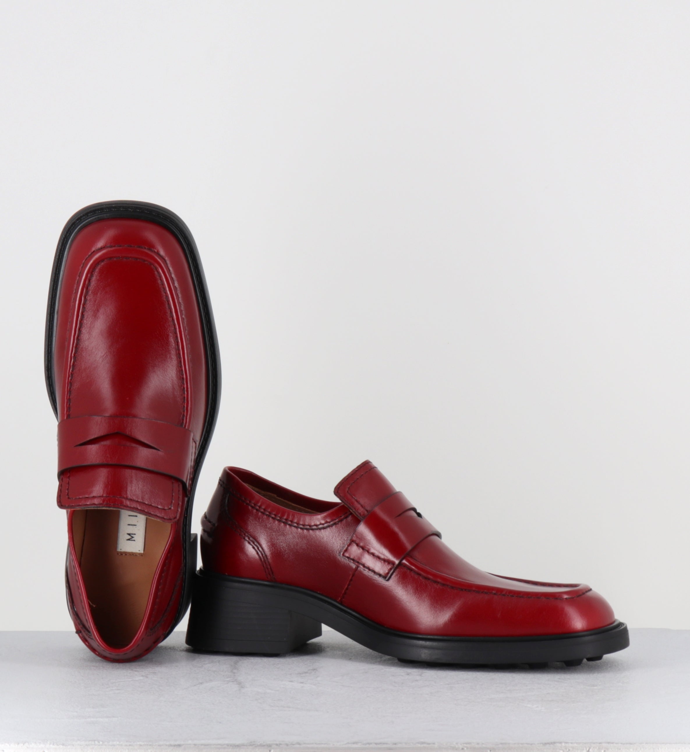 Mocassins à talon en cuir rouge - AMELIA RED LOAFERS