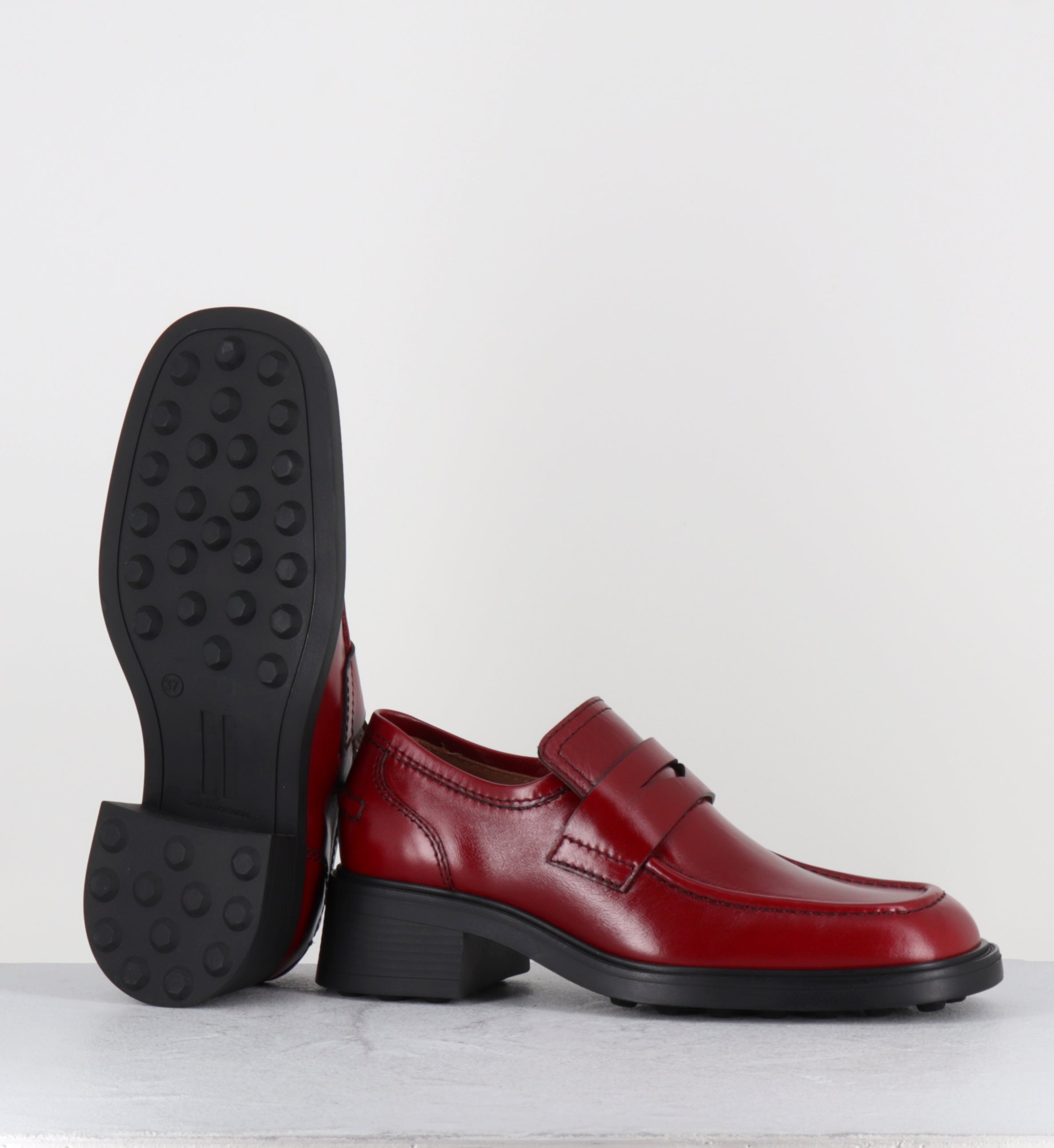 Mocassins à talon en cuir rouge - AMELIA RED LOAFERS