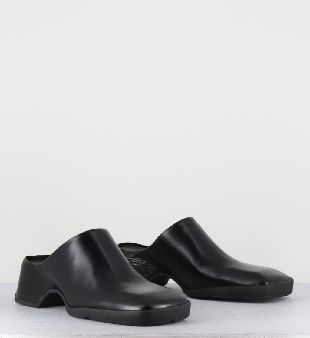 Mules sabot en cuir noir bout carré - AMOY BLACK MULES