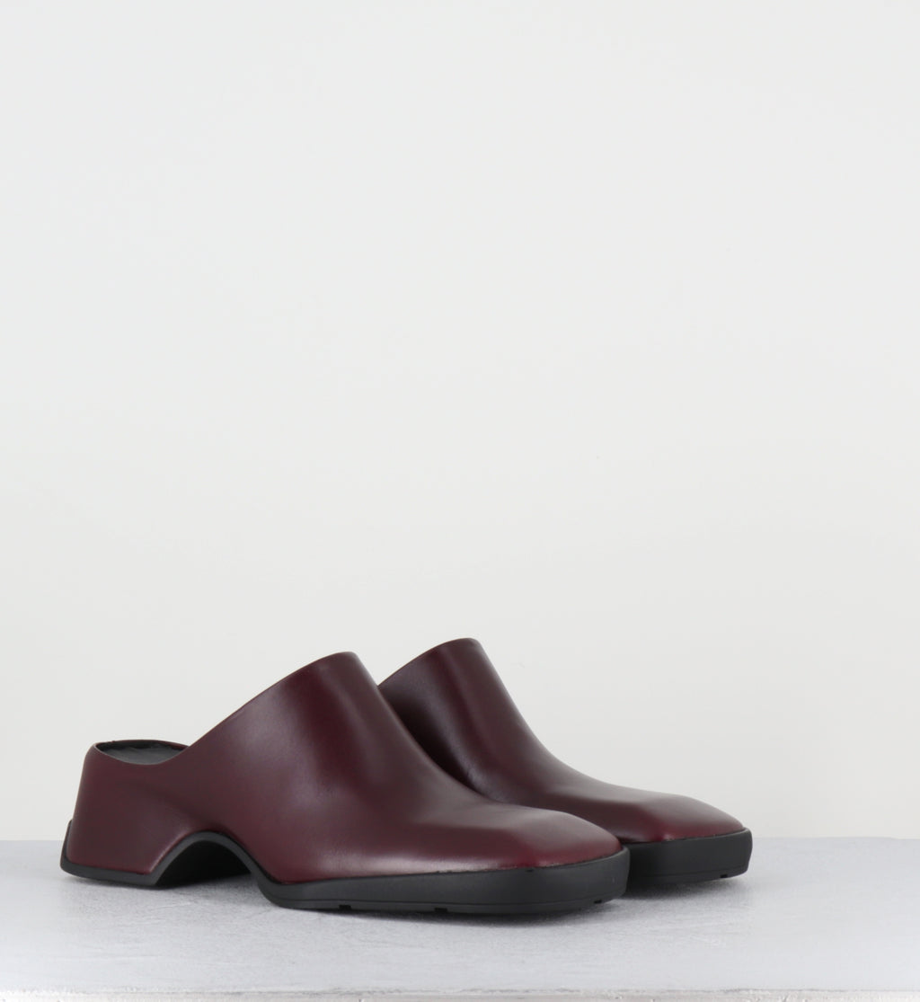 Mules sabot en cuir bordeaux bout carré - AMOY MURGUNDY MULES