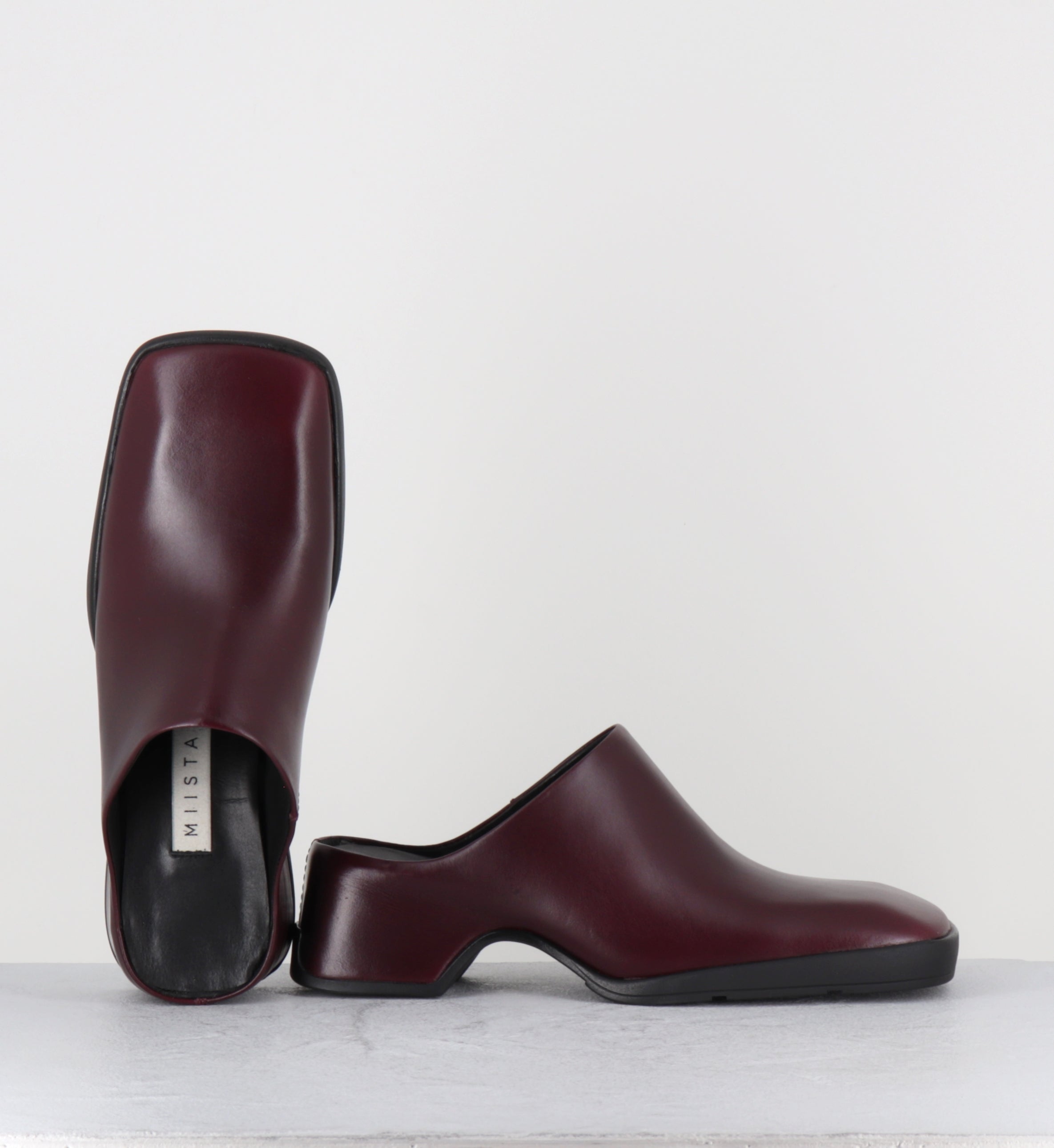 Mules sabot en cuir bordeaux bout carré - AMOY MURGUNDY MULES