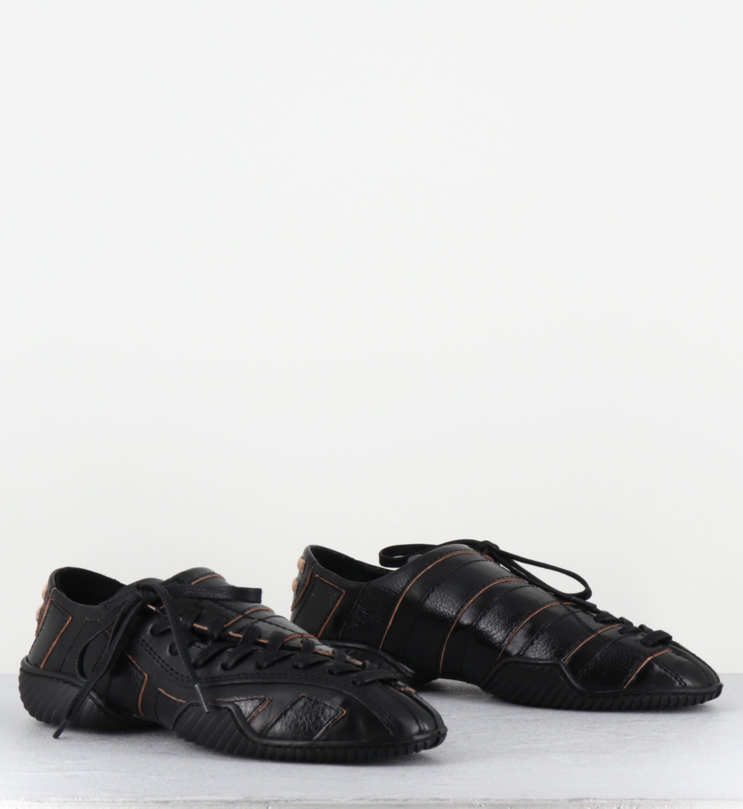 EDYTA BLACK SNEAKERS