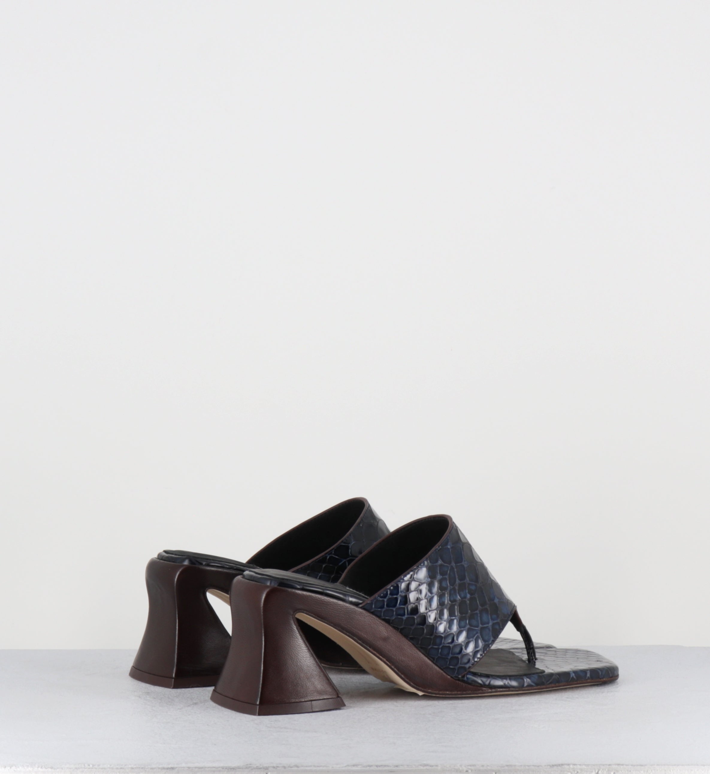 Tongs imprimé serpent bleu et cuir marron - ERNIE NAVY SNAKE