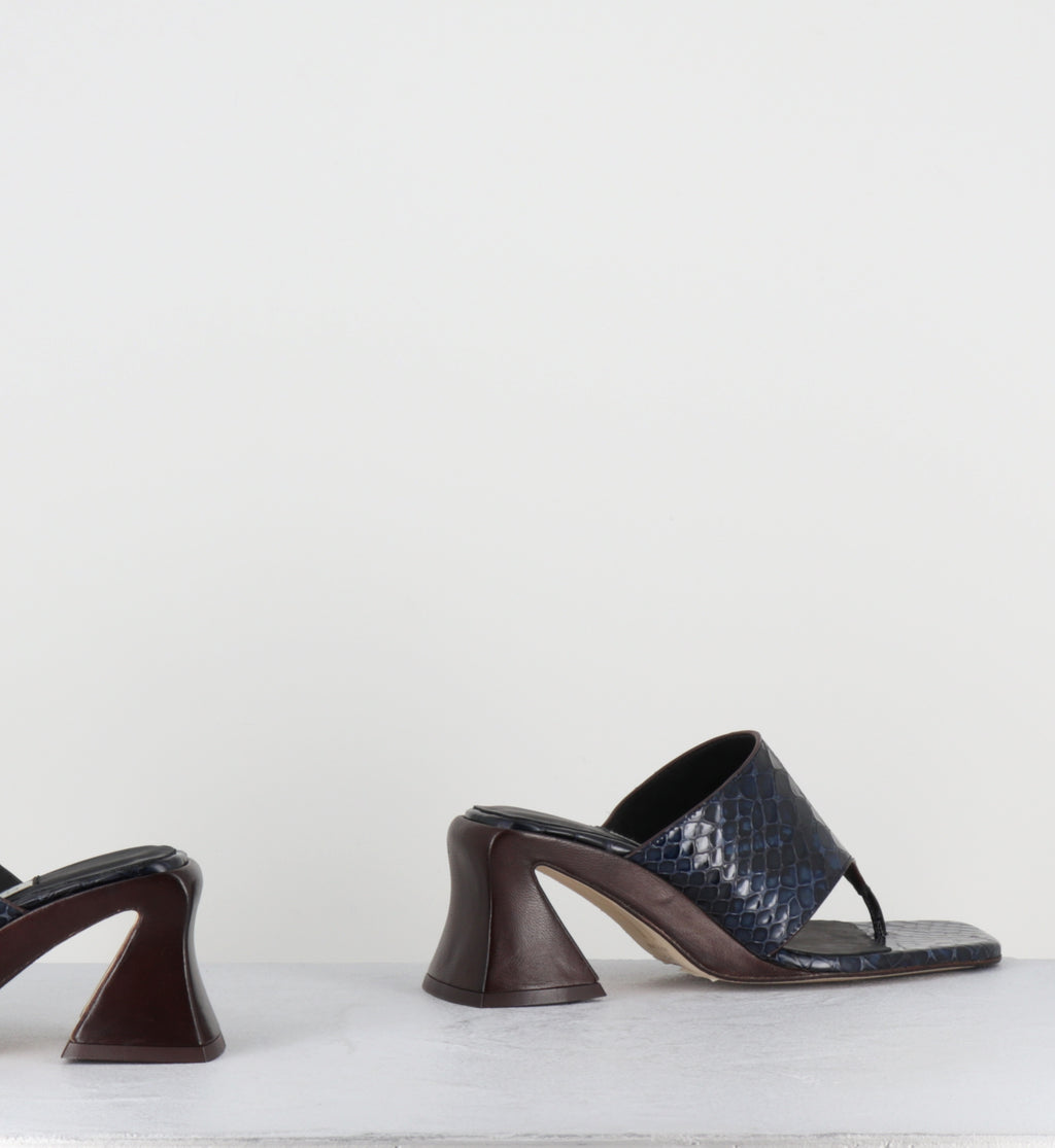 Tongs imprimé serpent bleu et cuir marron - ERNIE NAVY SNAKE