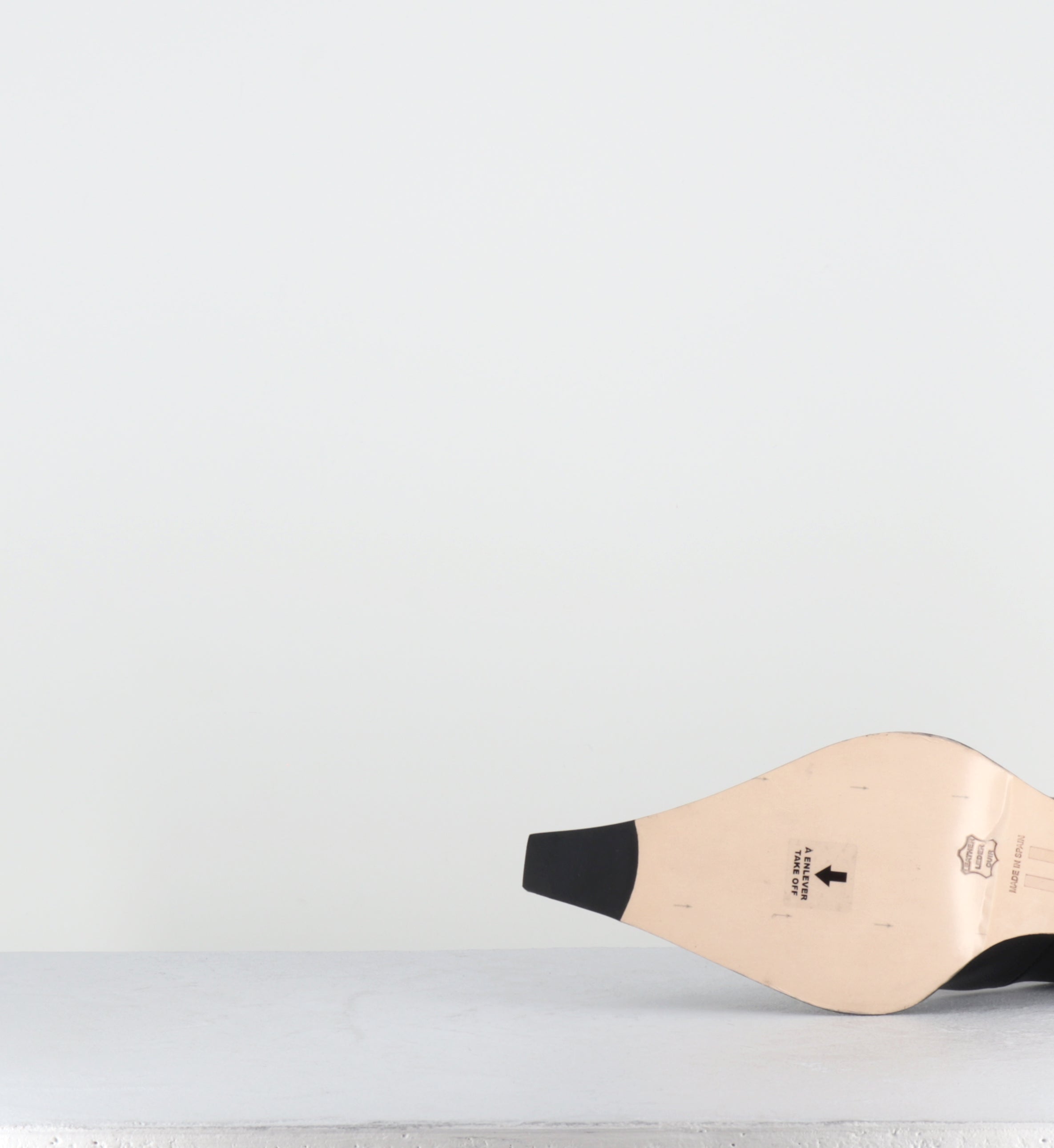 Escarpins en cuir noir à lacets corset - GAURI LACE COURTS