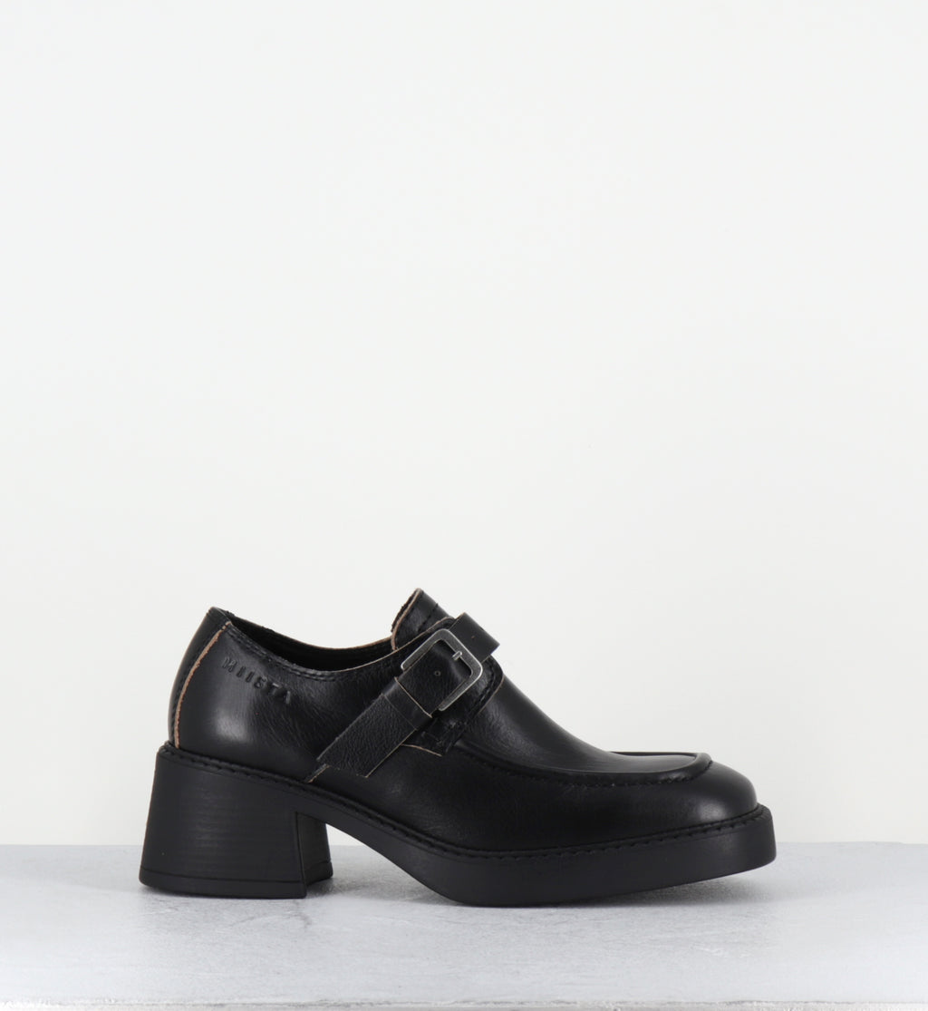 GISELA BLACK BROGUES