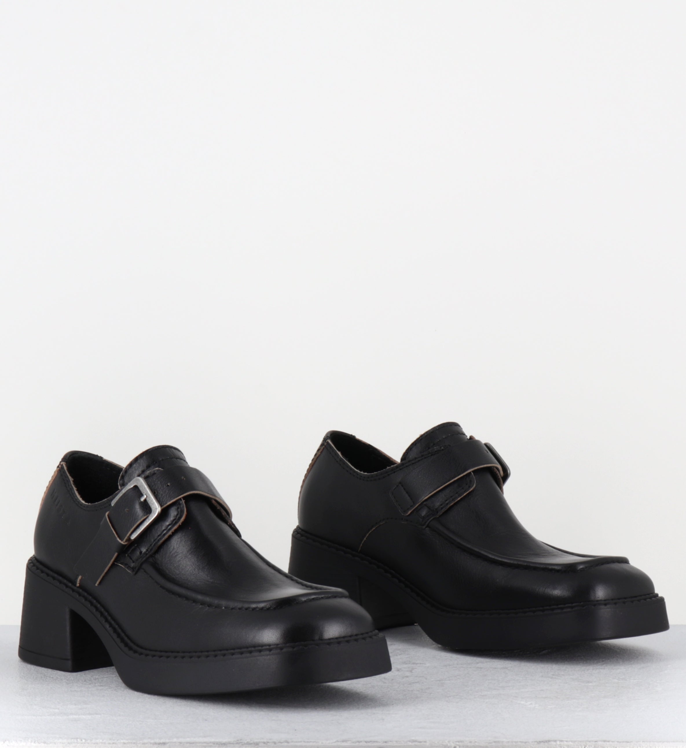 GISELA BLACK BROGUES