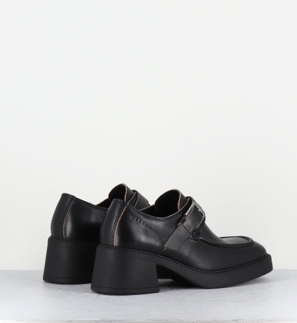 GISELA BLACK BROGUES