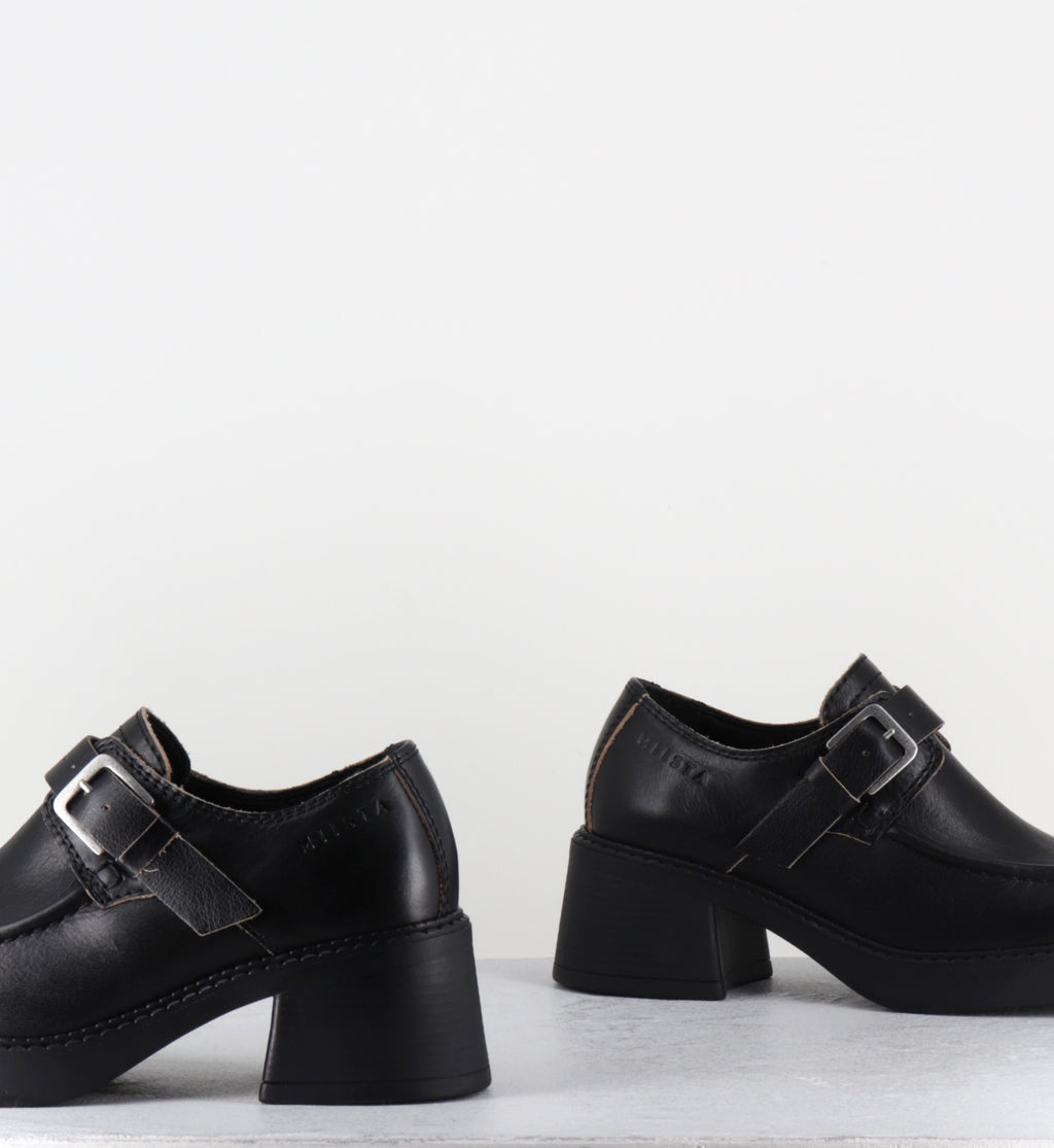 GISELA BLACK BROGUES