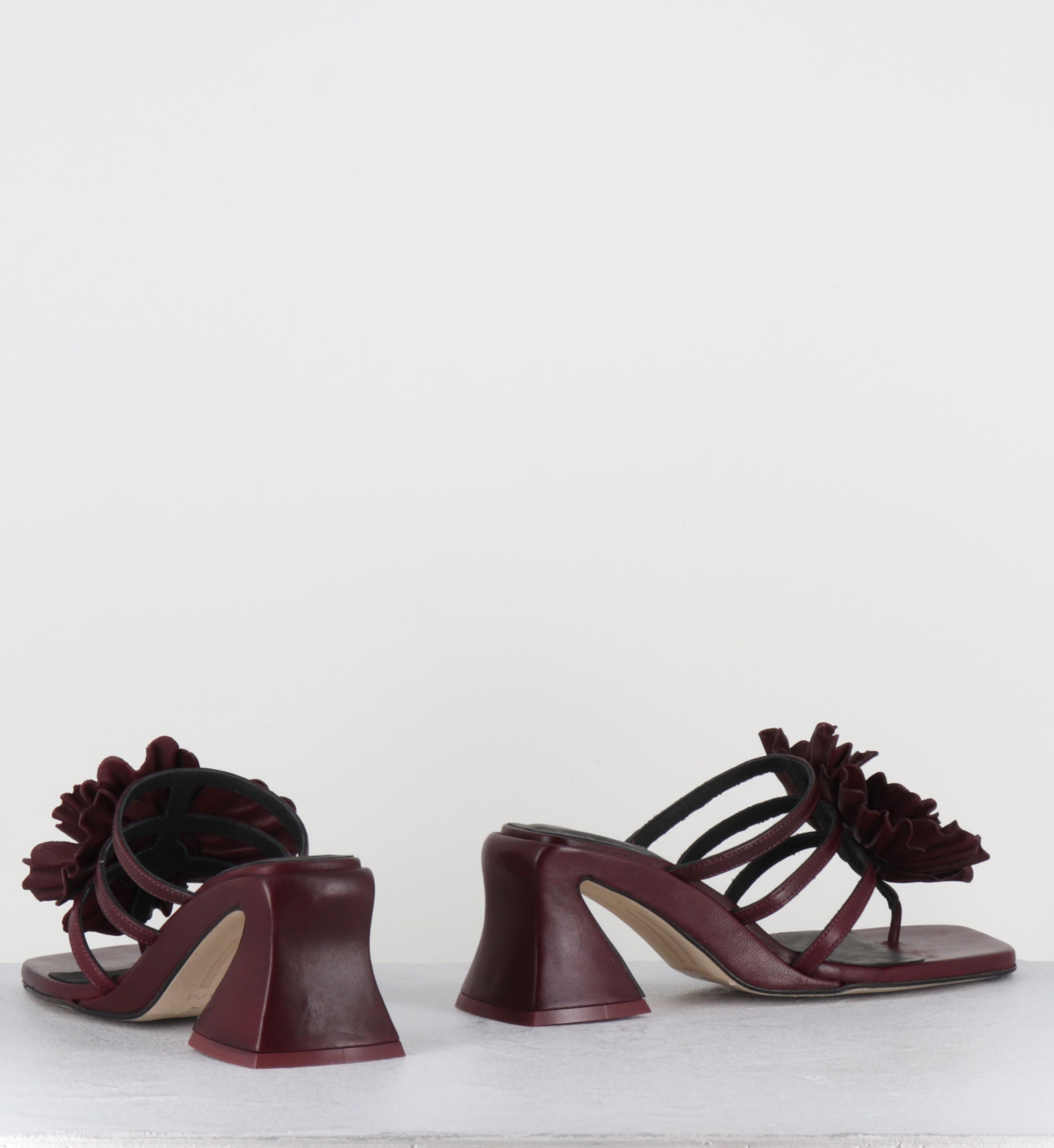 Sandales tongs à fleur en cuir bordeaux - HARA BURGUNDY SANDALS