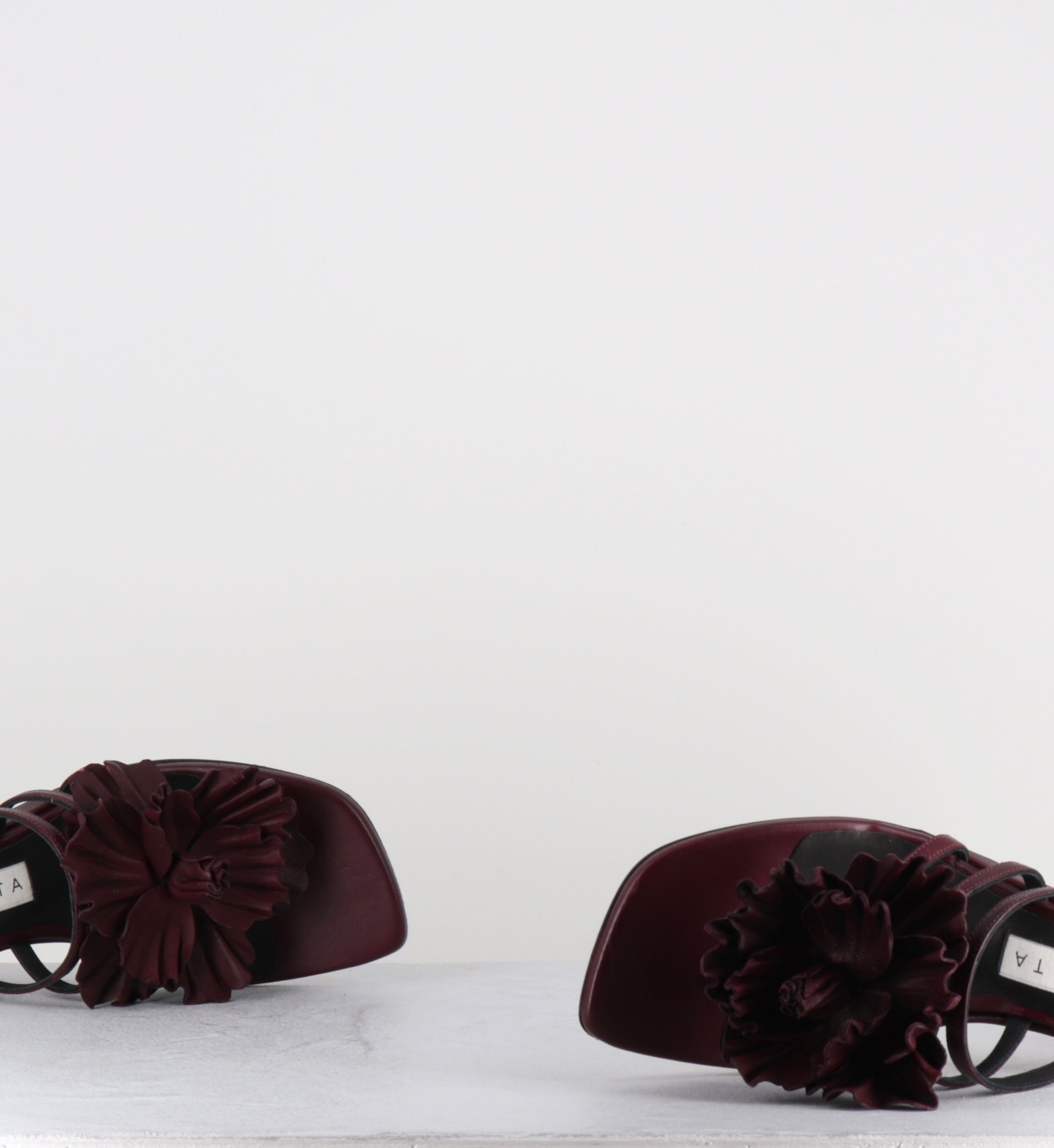 Sandales tongs à fleur en cuir bordeaux - HARA BURGUNDY SANDALS