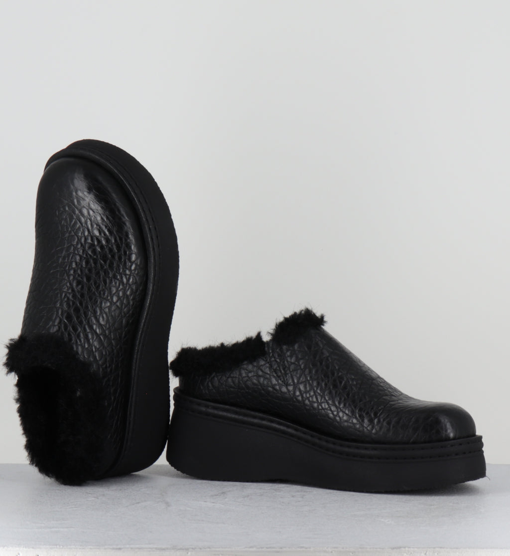 Sabots fourrés en cuir noir - KRISTI BLACK MULES