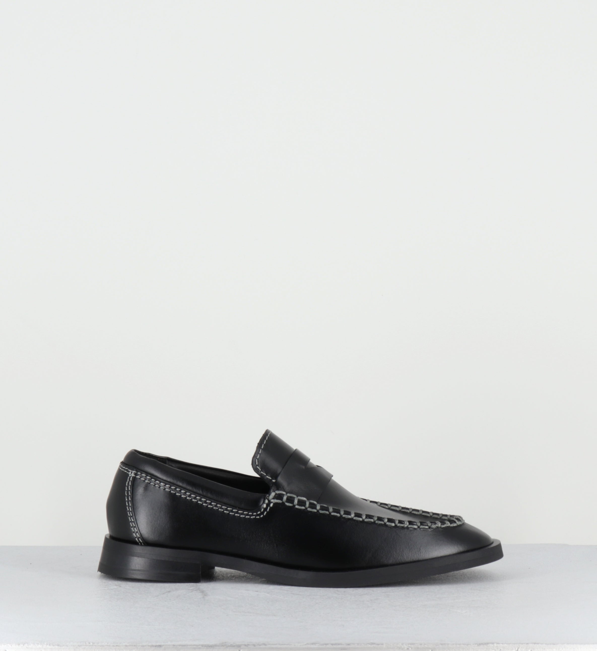 Mocassins en cuir noir - LUCAN BLACK LOAFERS