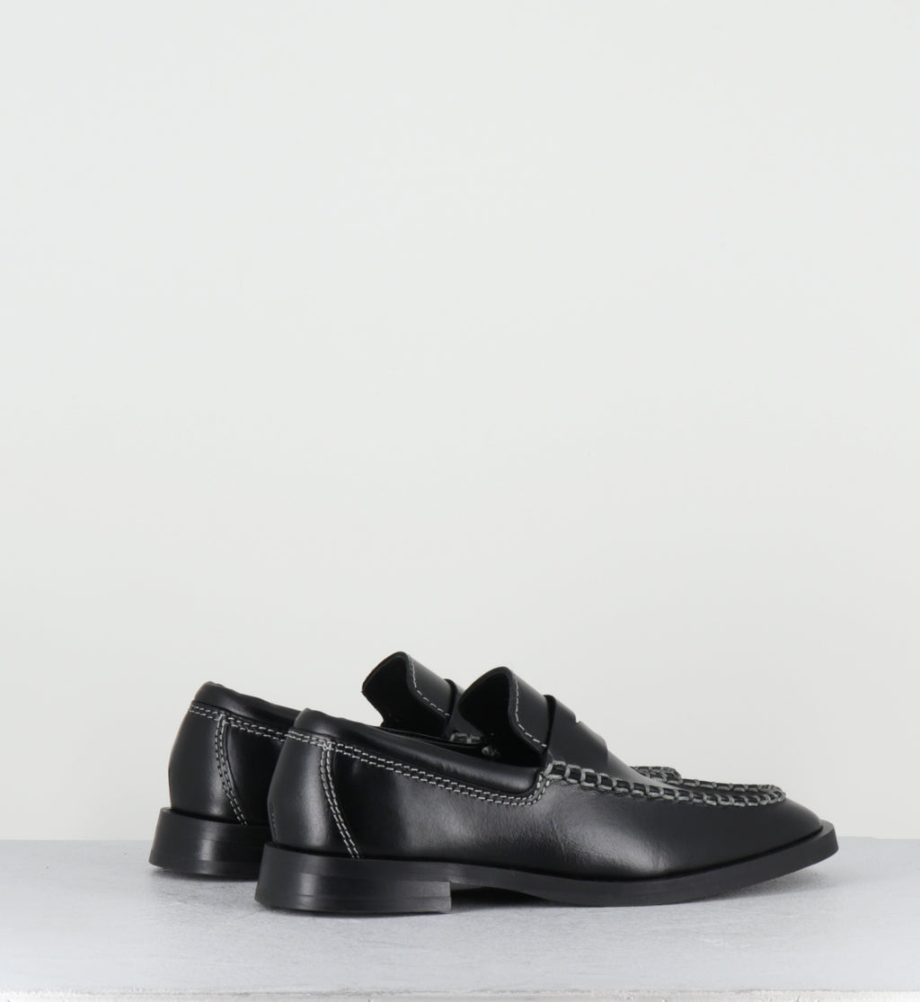 Mocassins en cuir noir - LUCAN BLACK LOAFERS