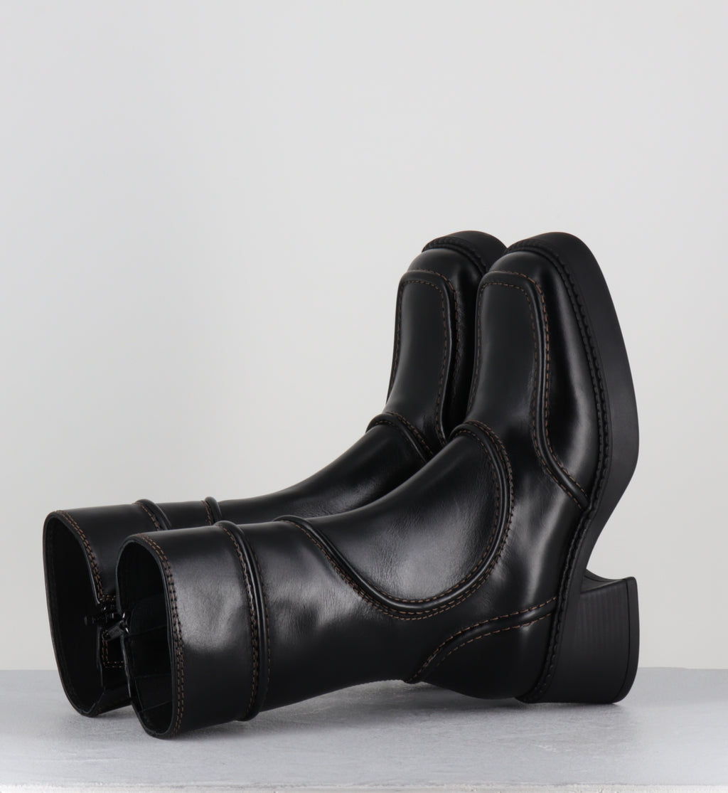 Boots cuir noir surpiqûres marron bout carré - MALENE BLACK & BROWN BOOTS
