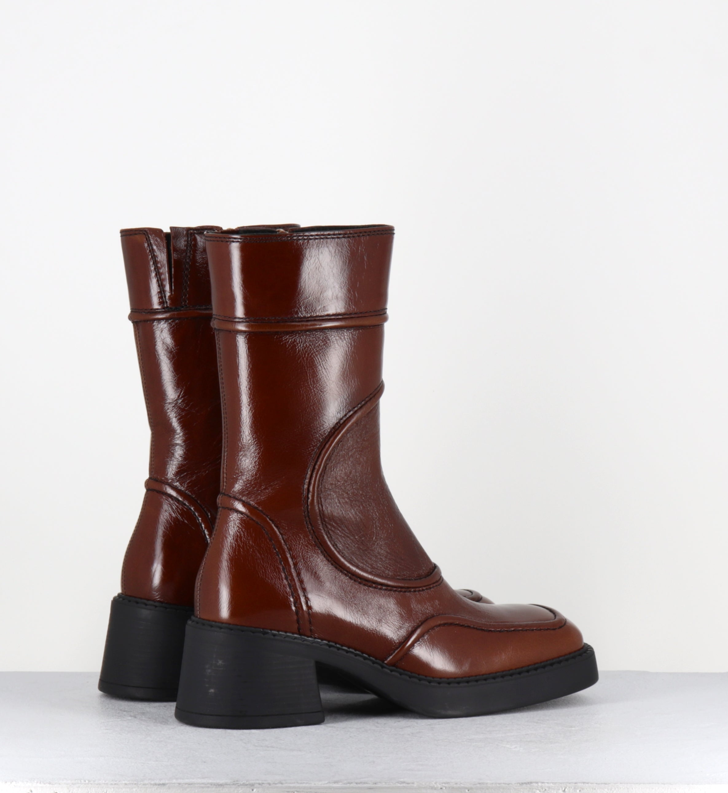 Boots cuir camel surpiqûres bout carré - MALENE TAN AND BLACK