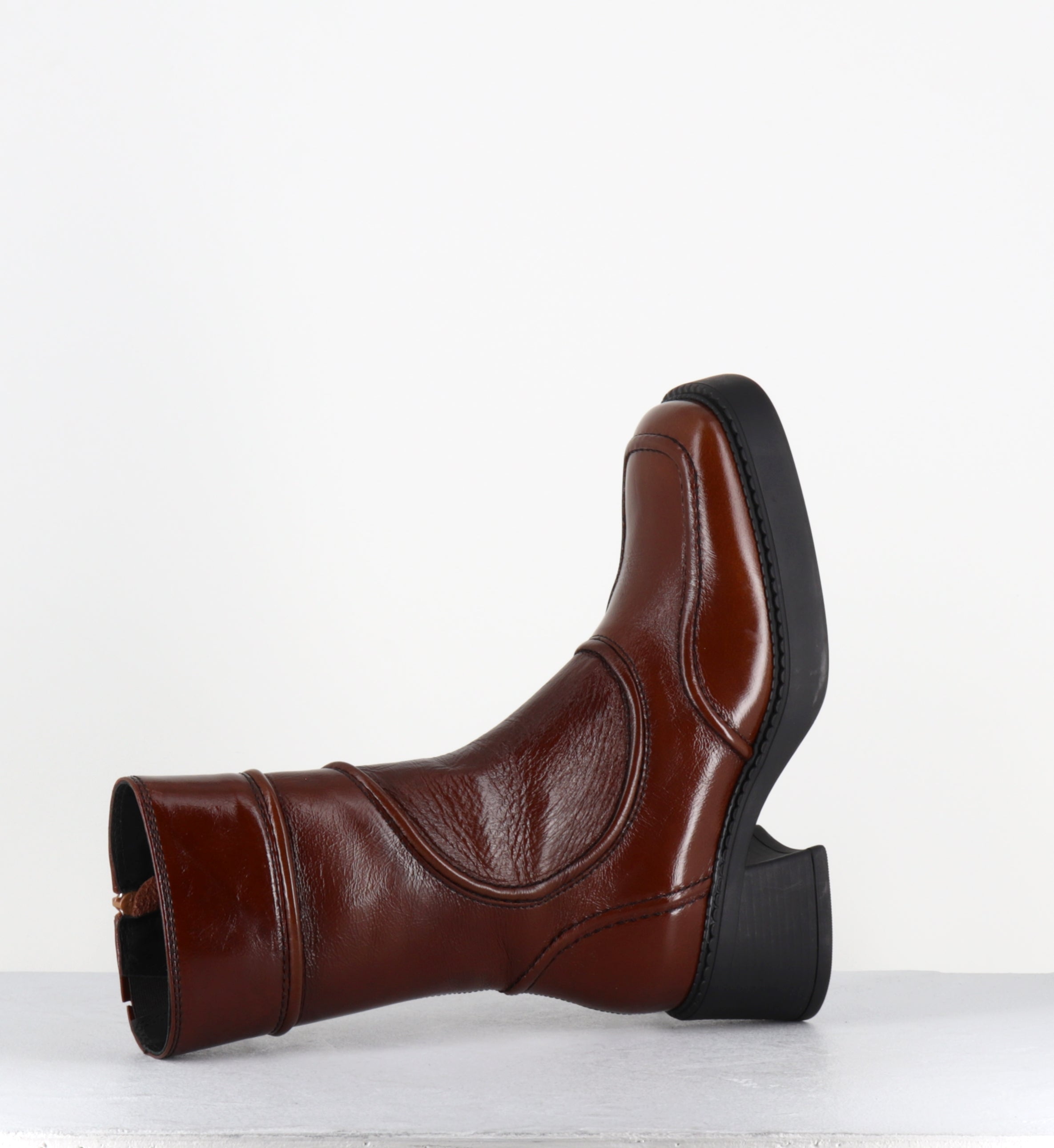 Boots cuir camel surpiqûres bout carré - MALENE TAN AND BLACK