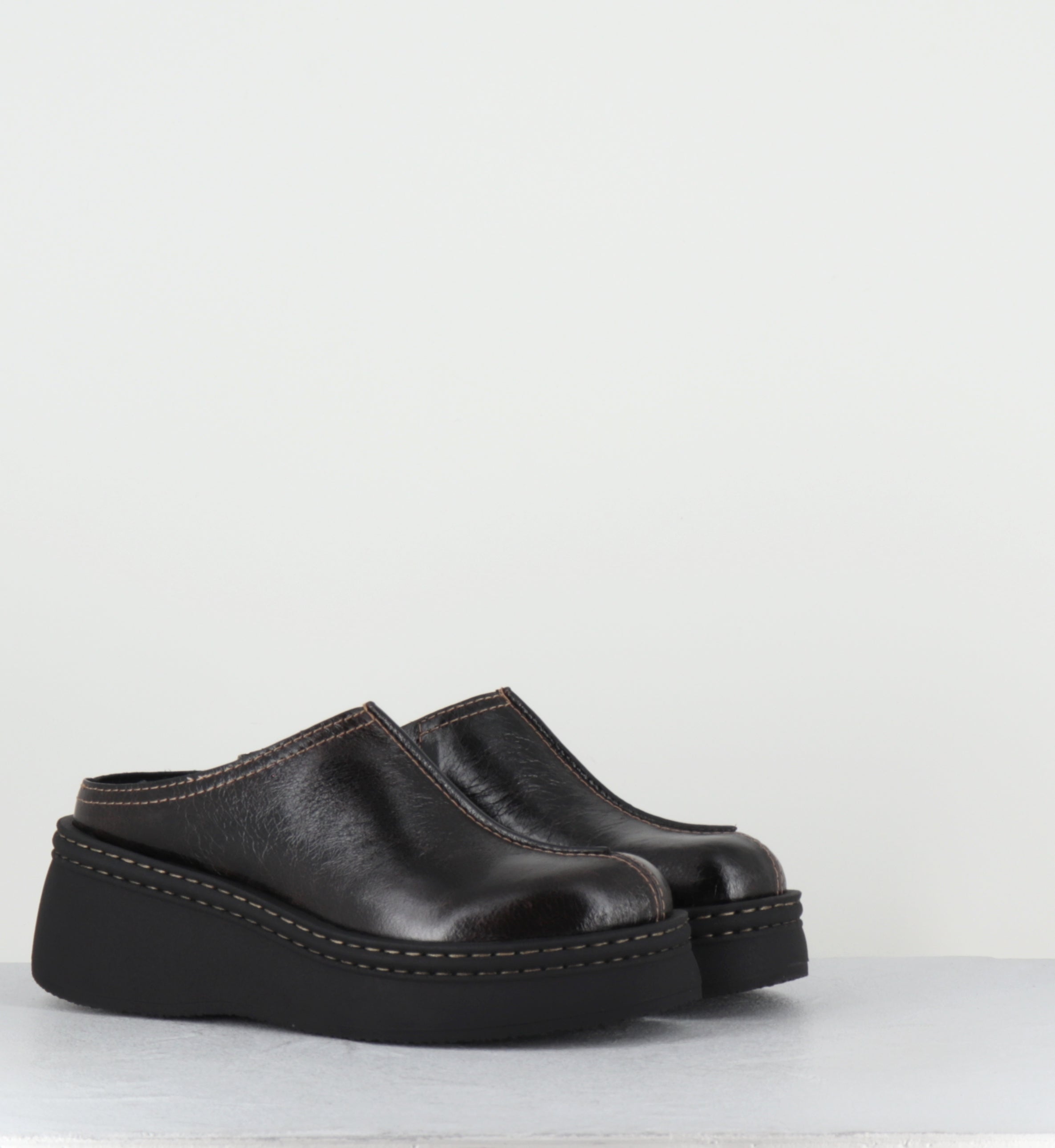Sabot compensés en cuir marron - MEGO SHINNY TESTA