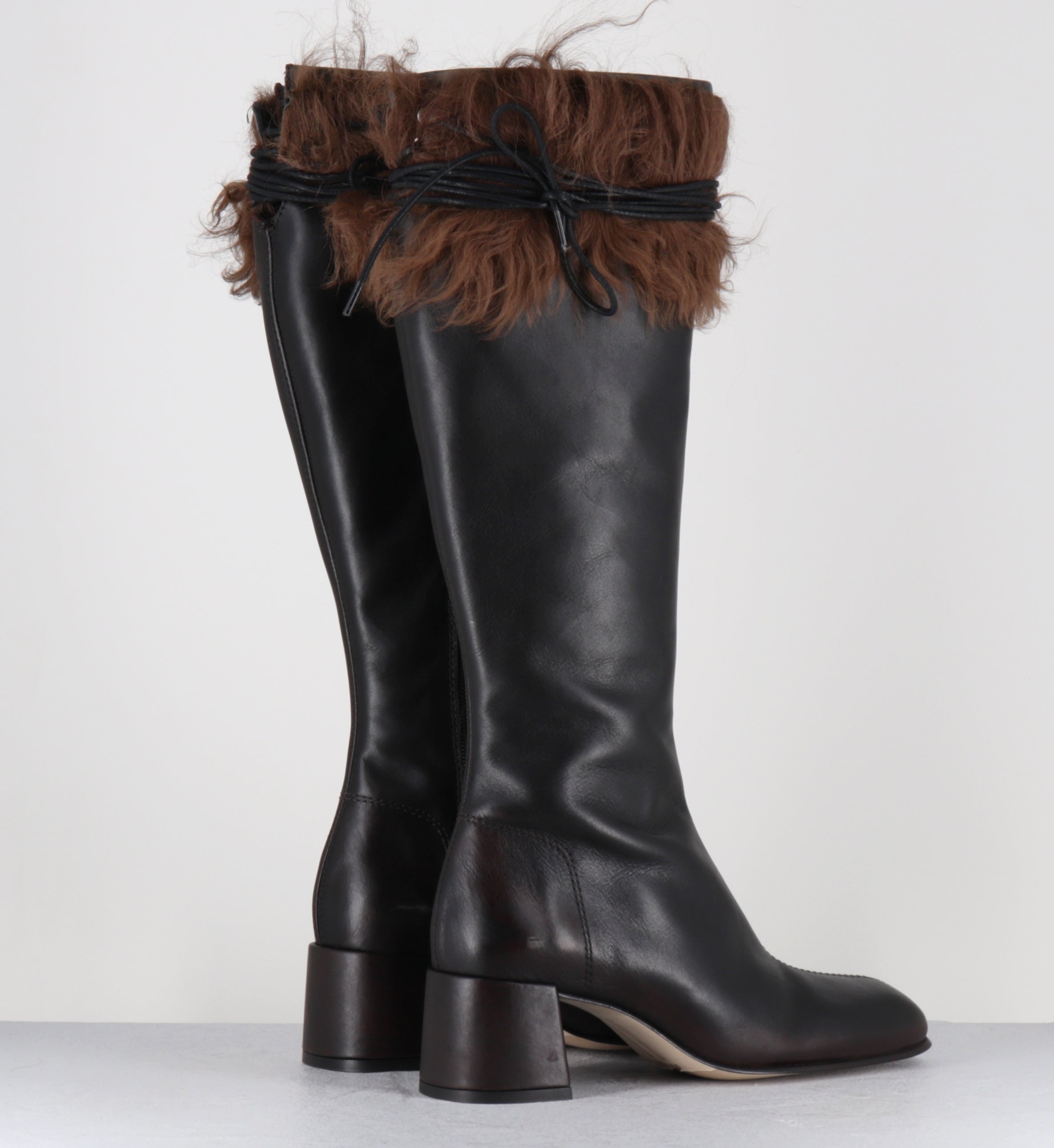 SAURA FUR TALL
