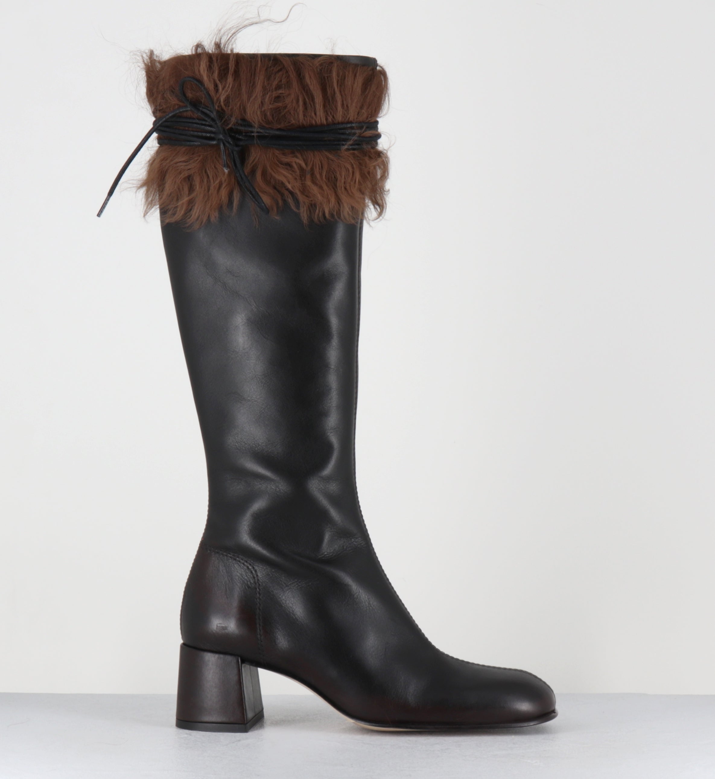 SAURA FUR TALL