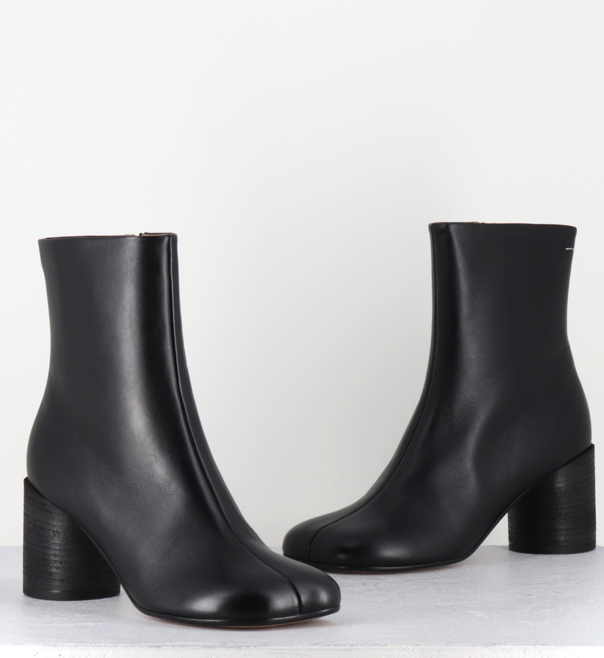 Boots anatomiques en cuir noir - S59WU0235H26 T8013
