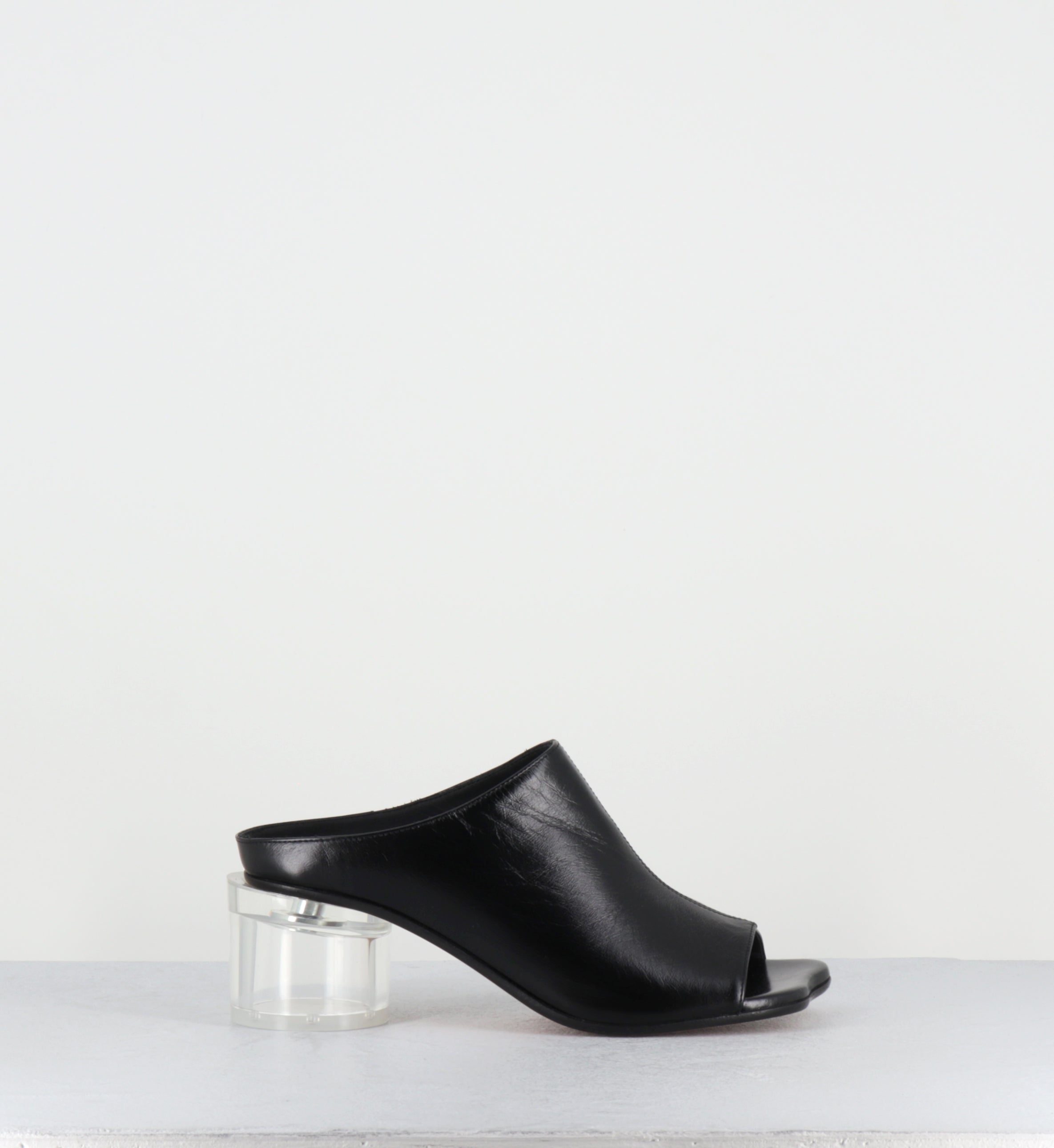 Mules en cuir noir talon plexi - S59WP0215 T8013