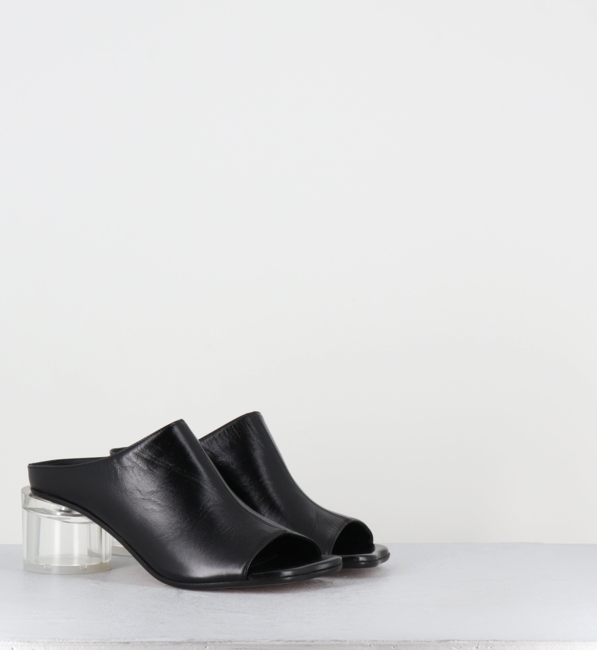 Mules en cuir noir talon plexi - S59WP0215 T8013