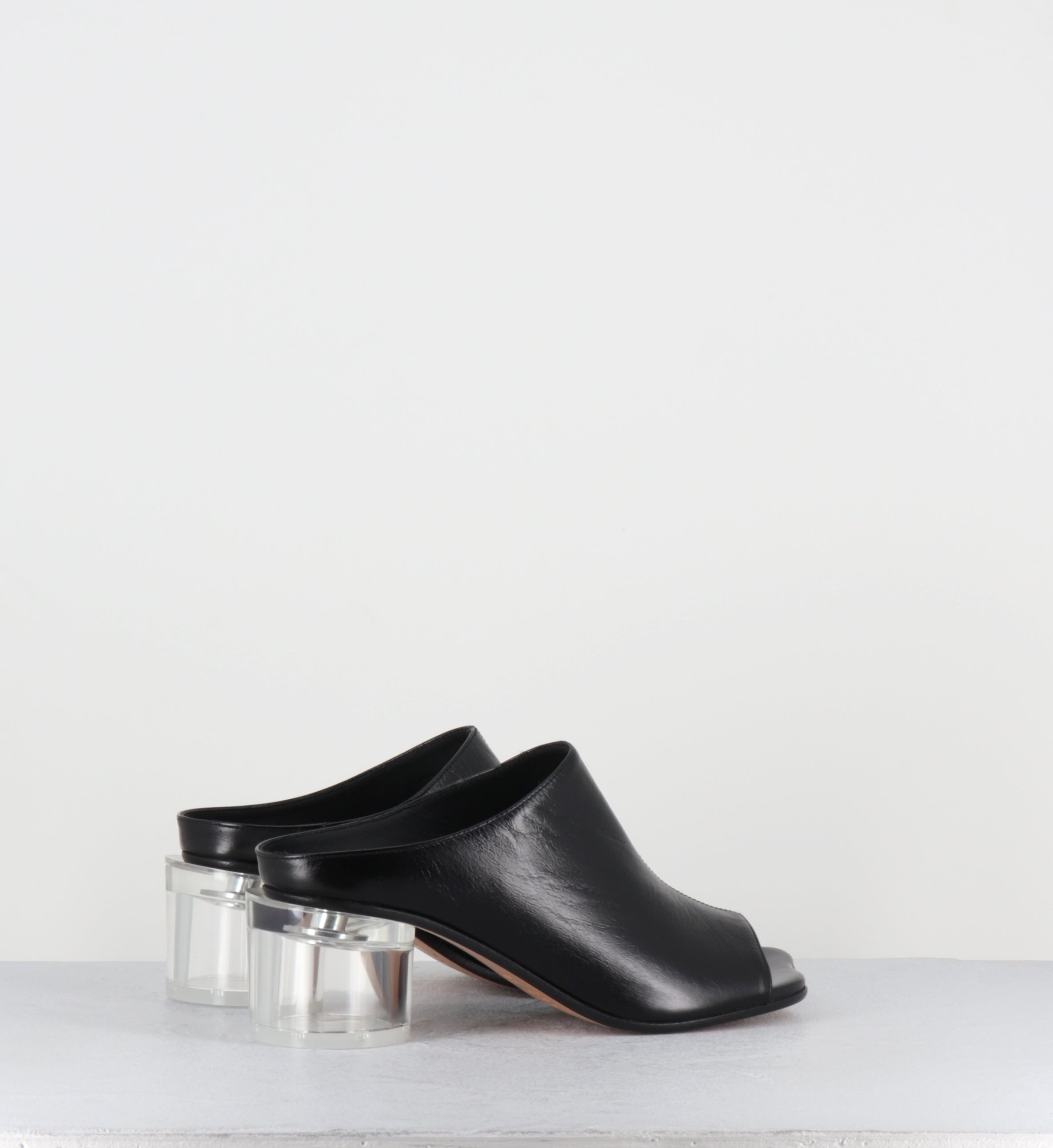 Mules en cuir noir talon plexi - S59WP0215 T8013