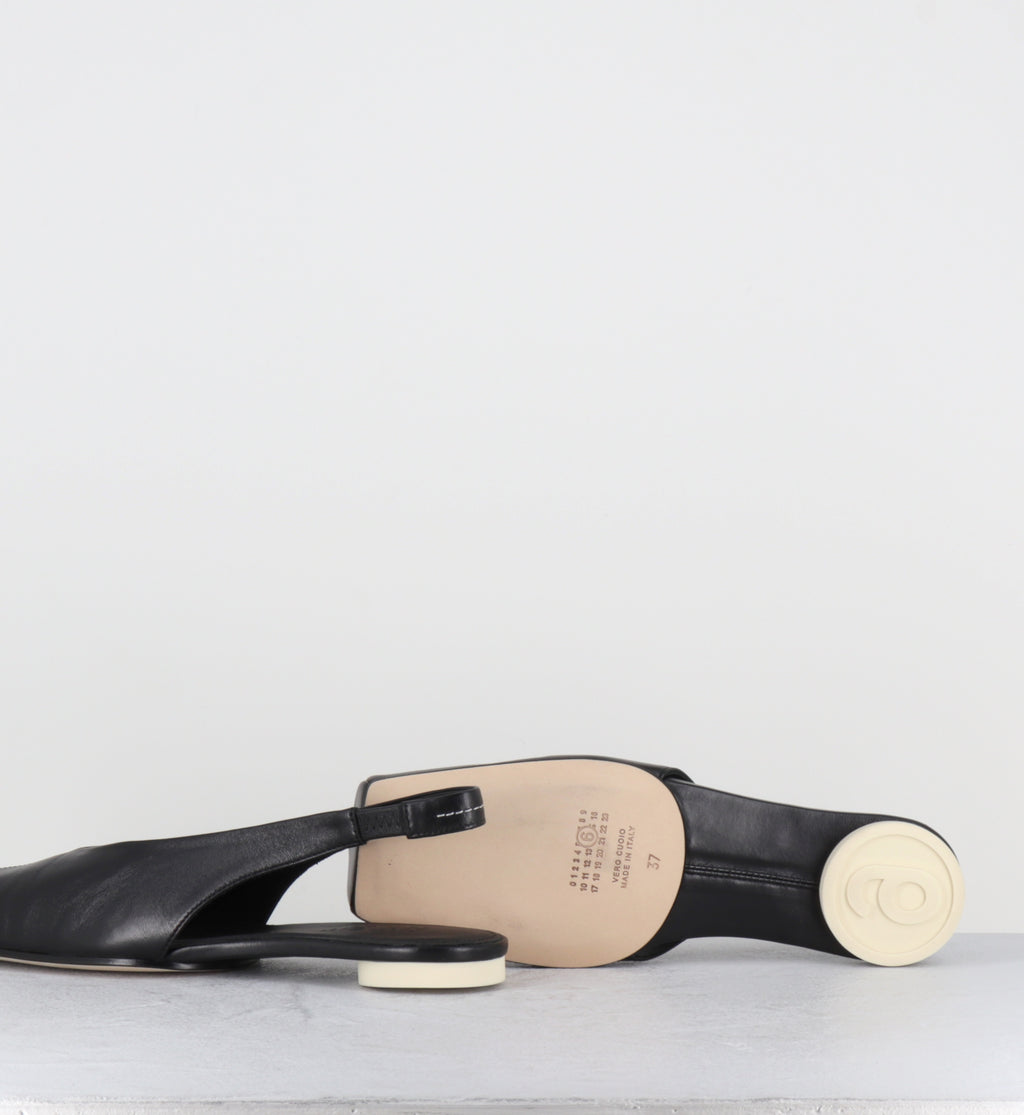 Ballerines bout carré cuir noir - S59WX0079 T8013