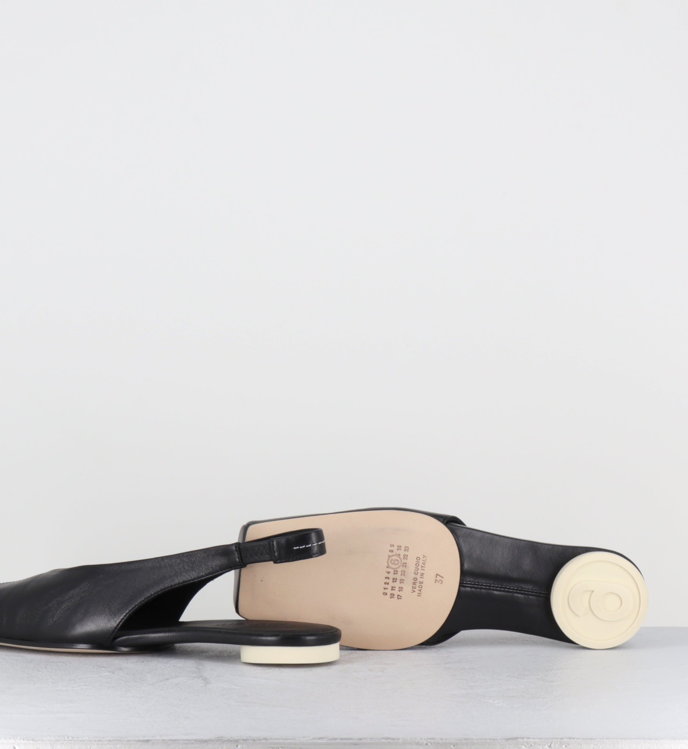 Ballerines bout carré cuir noir - S59WX0079 T8013
