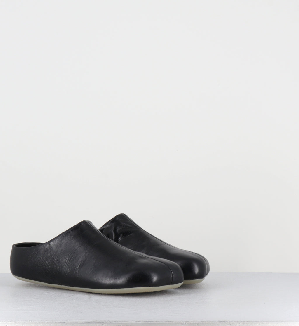 Mules anatomiques en cuir noir - S59WX0083 T8013