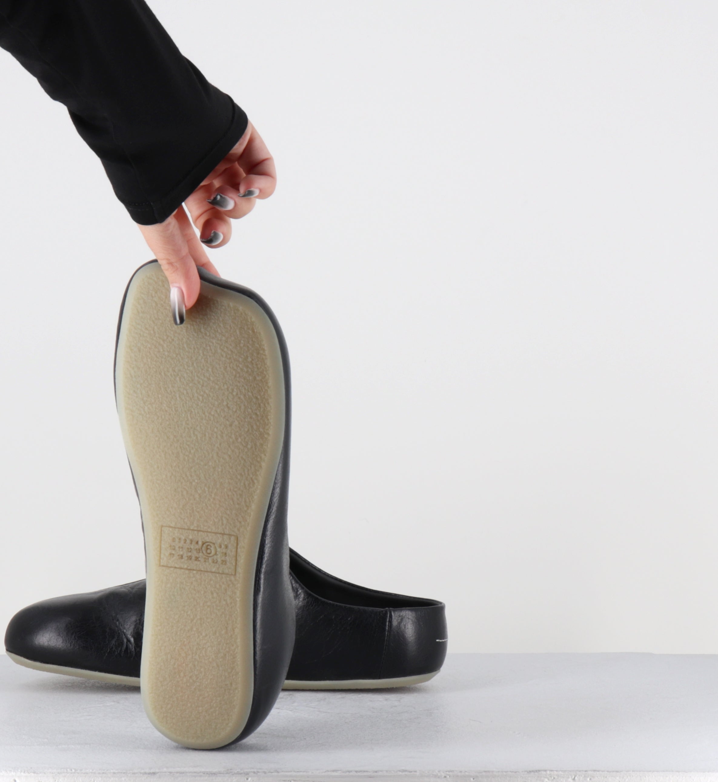 Mules anatomiques en cuir noir - S59WX0083 T8013