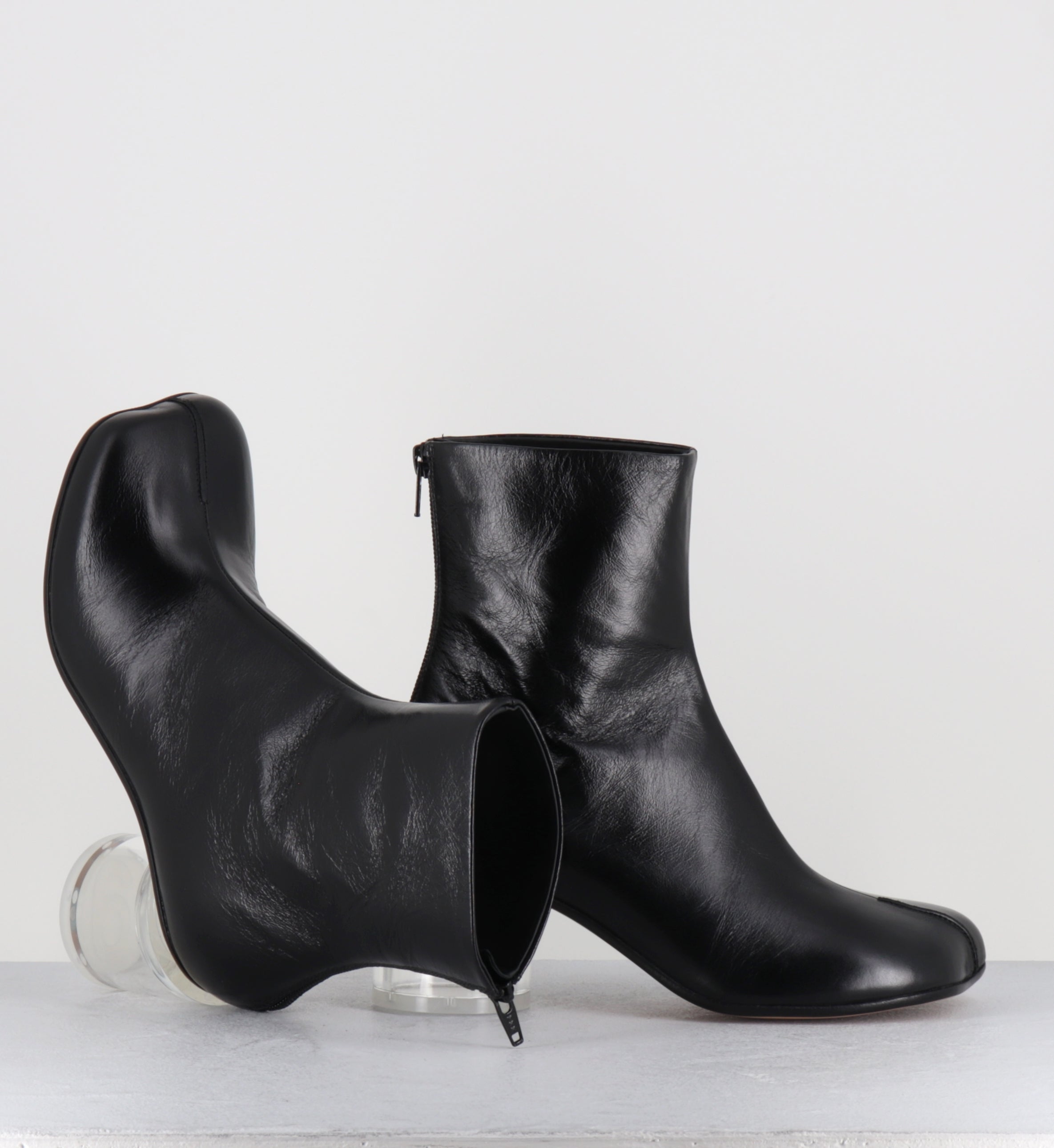 Boots en cuir noir talon plexi - S59WU0265 T8013