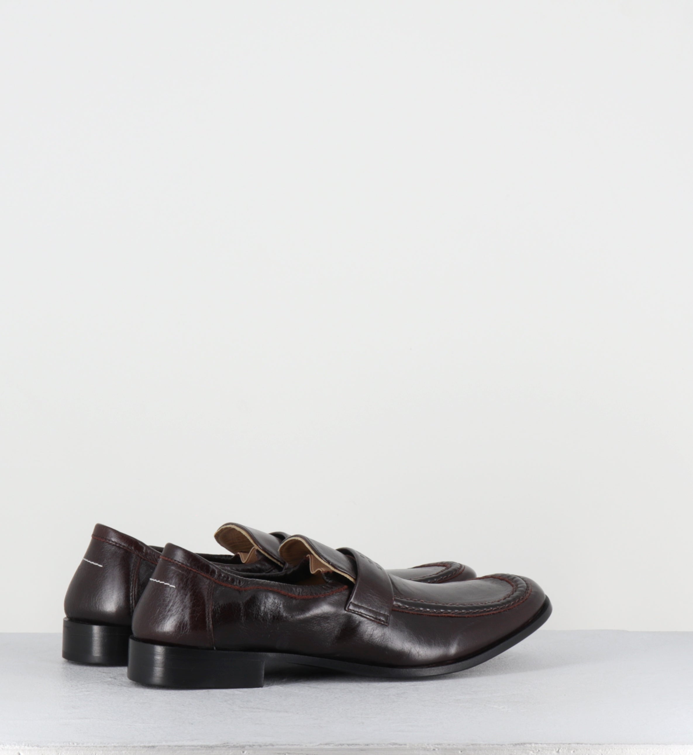 Mocassins plates en cuir marron - S66WR0034 T8243