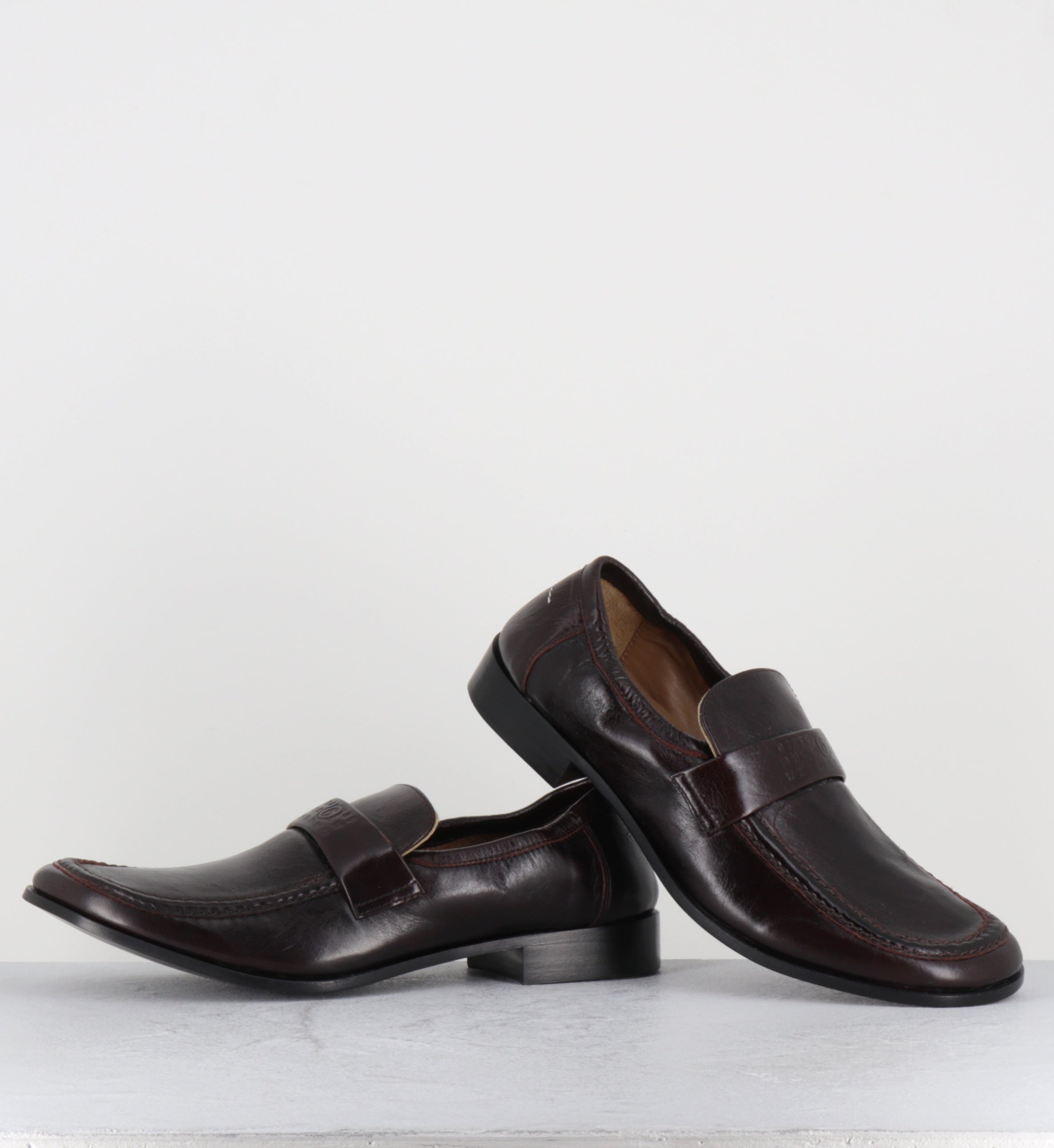 Mocassins plates en cuir marron - S66WR0034 T8243