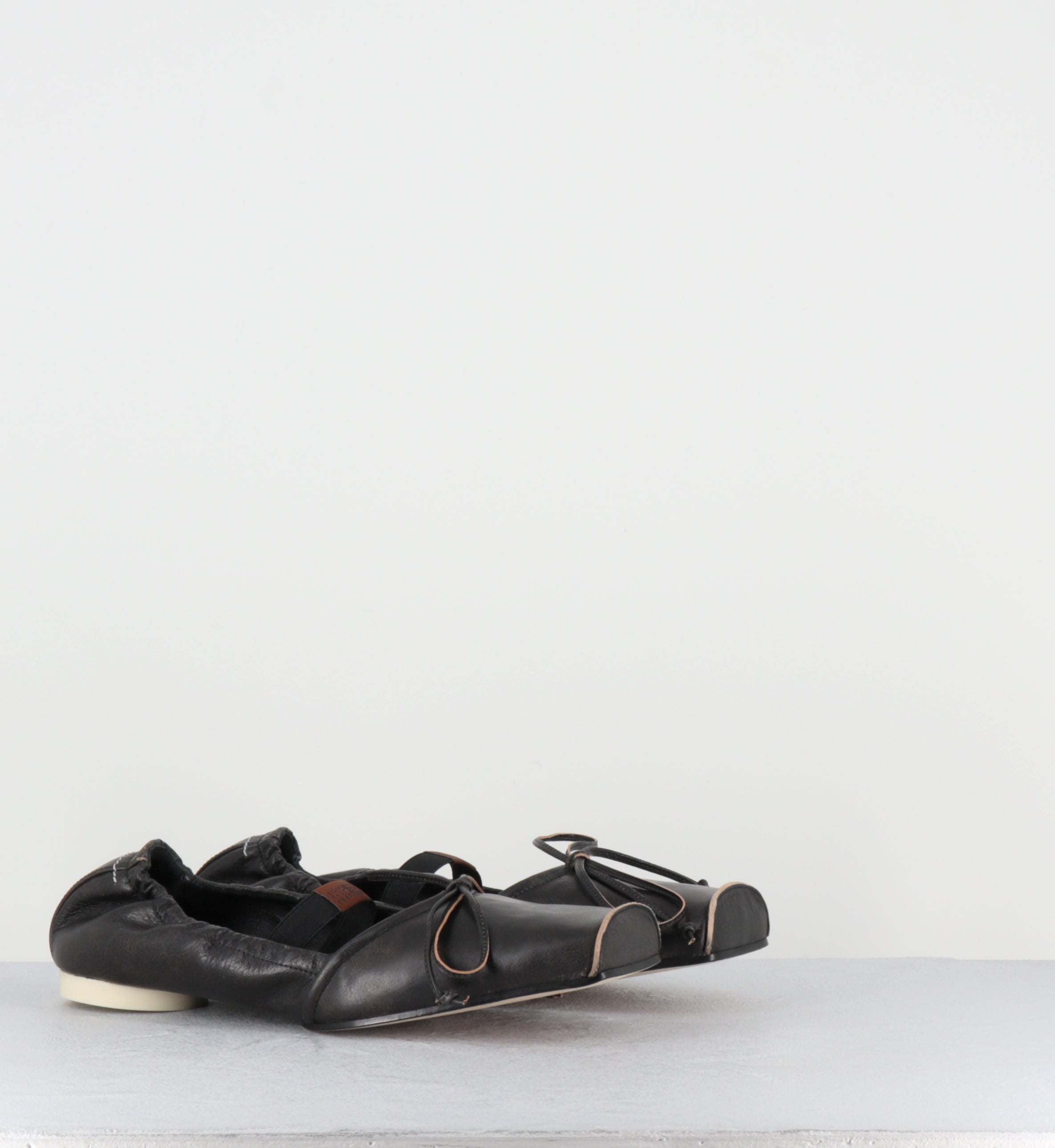 Ballerines en cuir marron élastique - S66WZ0037 HB495